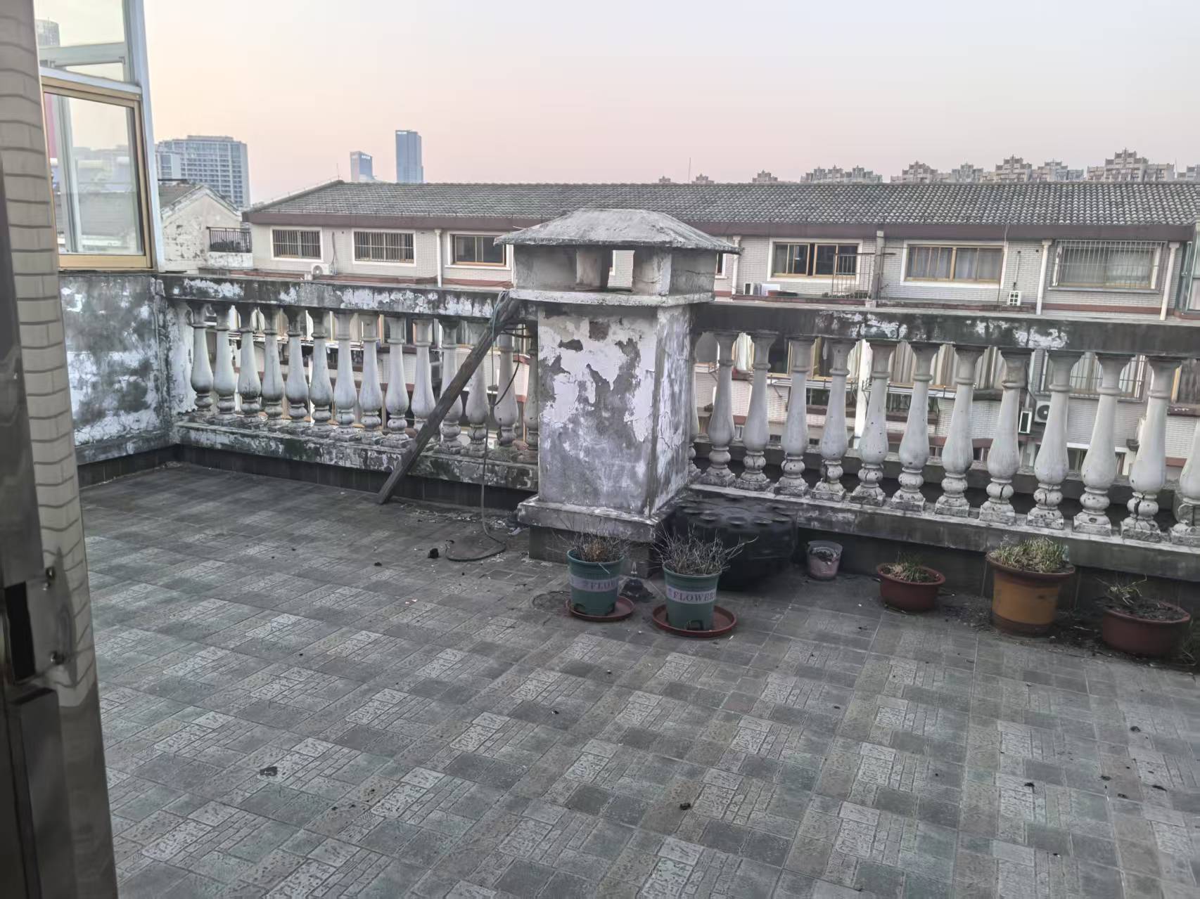 天都花苑 3室2厅2卫 138.5m&sup2;