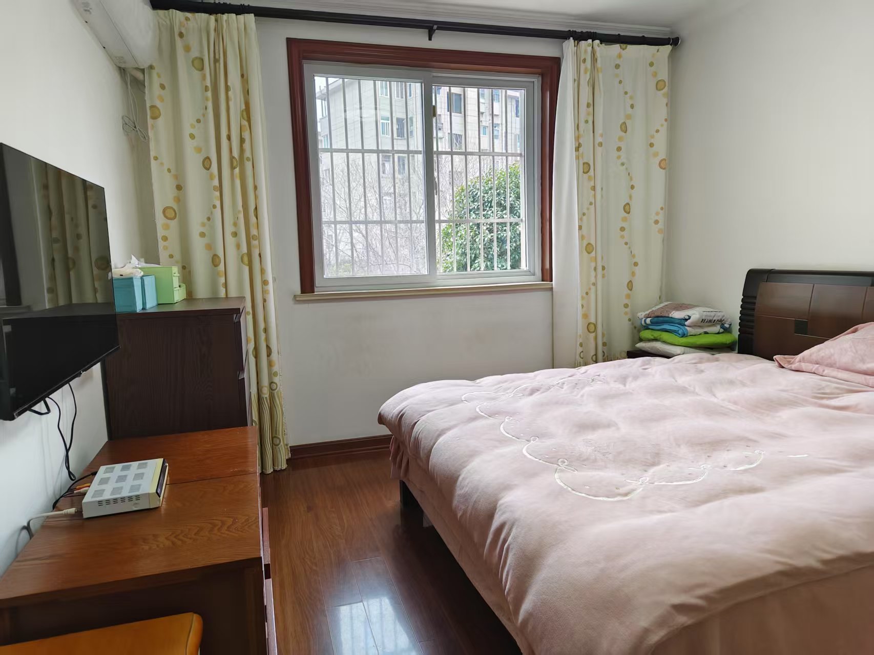 虹桥新苑 3室2厅1卫 141.75m&sup2;