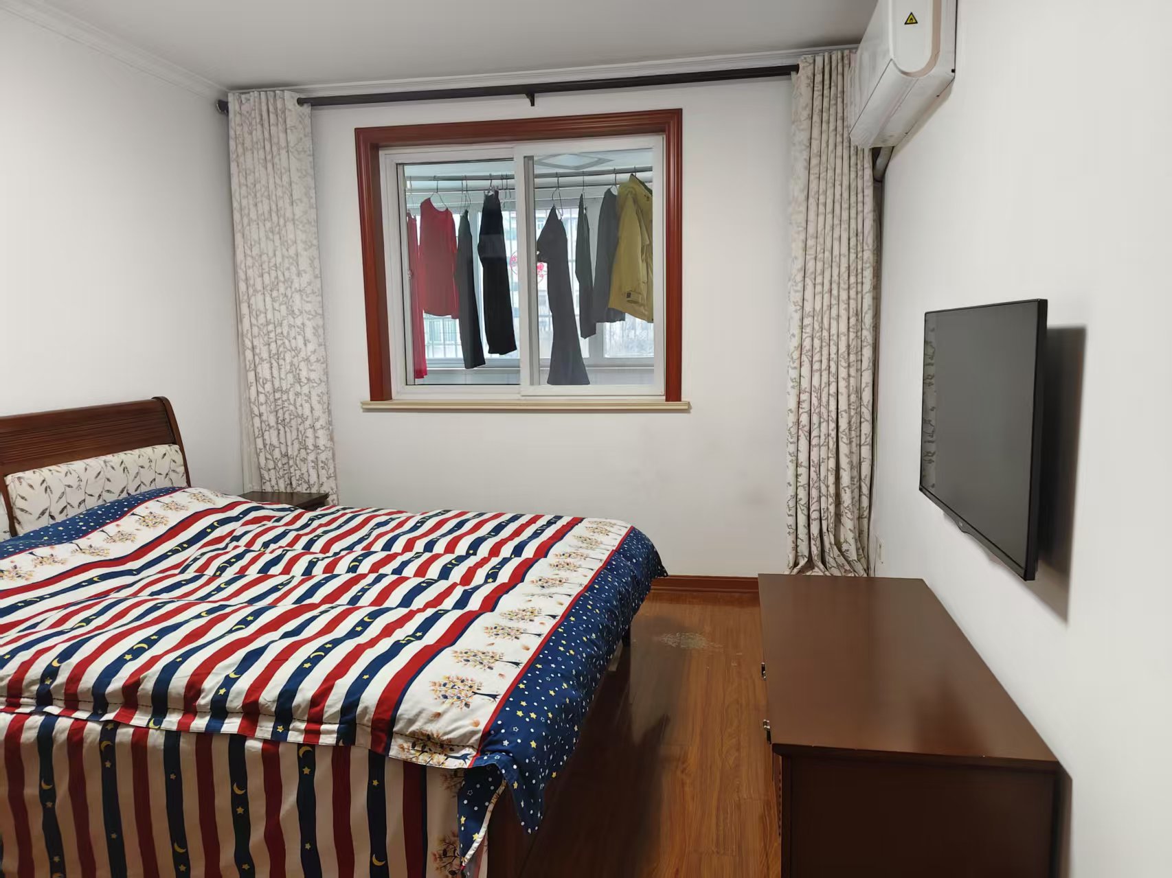 虹桥新苑 3室2厅1卫 141.75m&sup2;