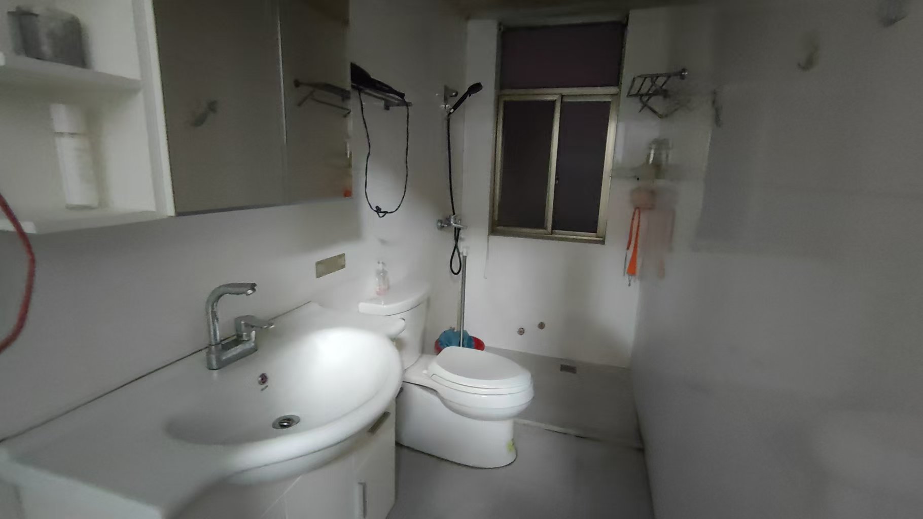 虹桥新村(朝霞路) 2室1厅1卫 64m&sup2;