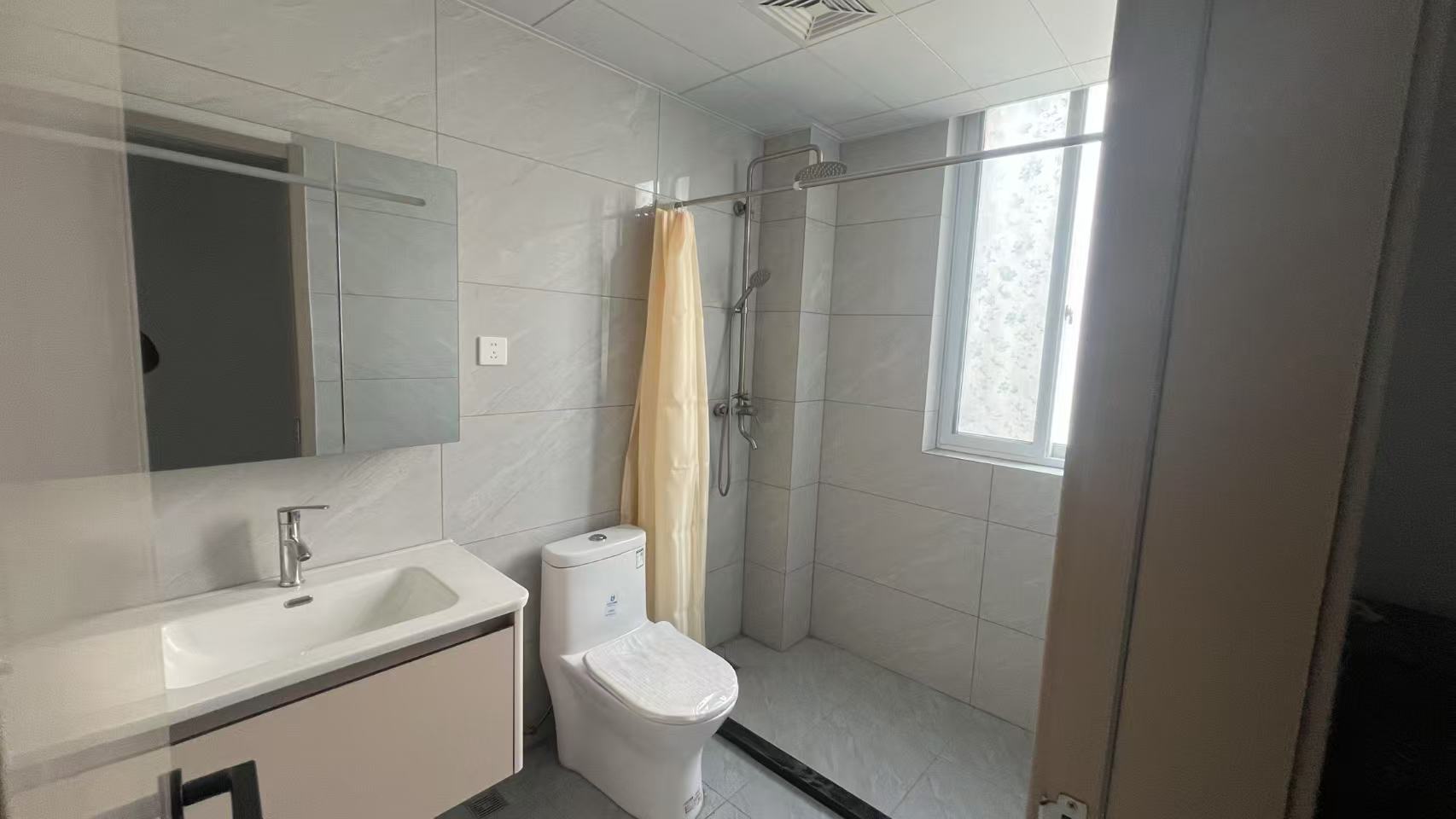 盆架桥花苑 2室1厅1卫 75.00m&sup2;