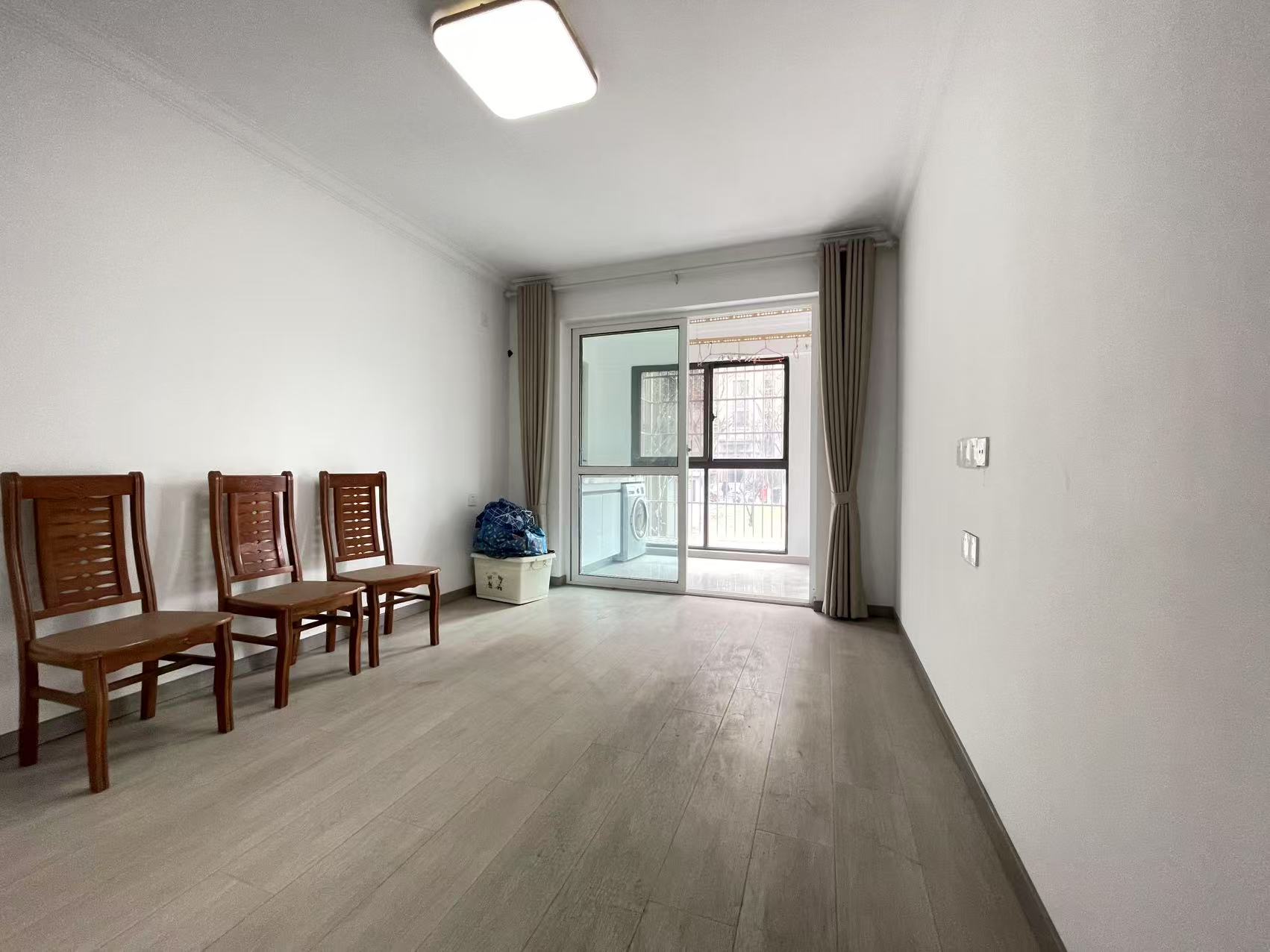 外滩花苑 3室2厅1卫 126m&sup2;