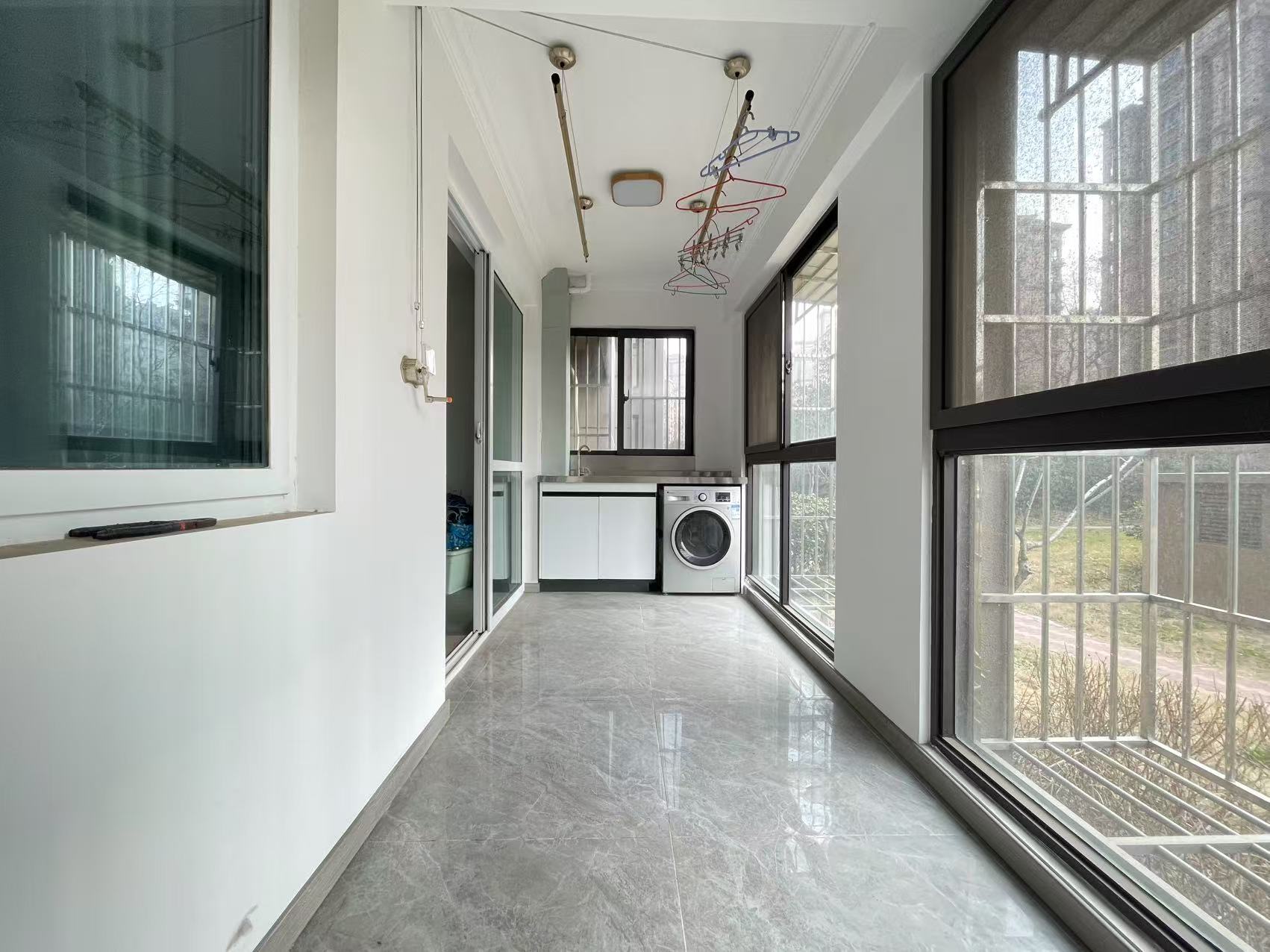 外滩花苑 3室2厅1卫 126m&sup2;