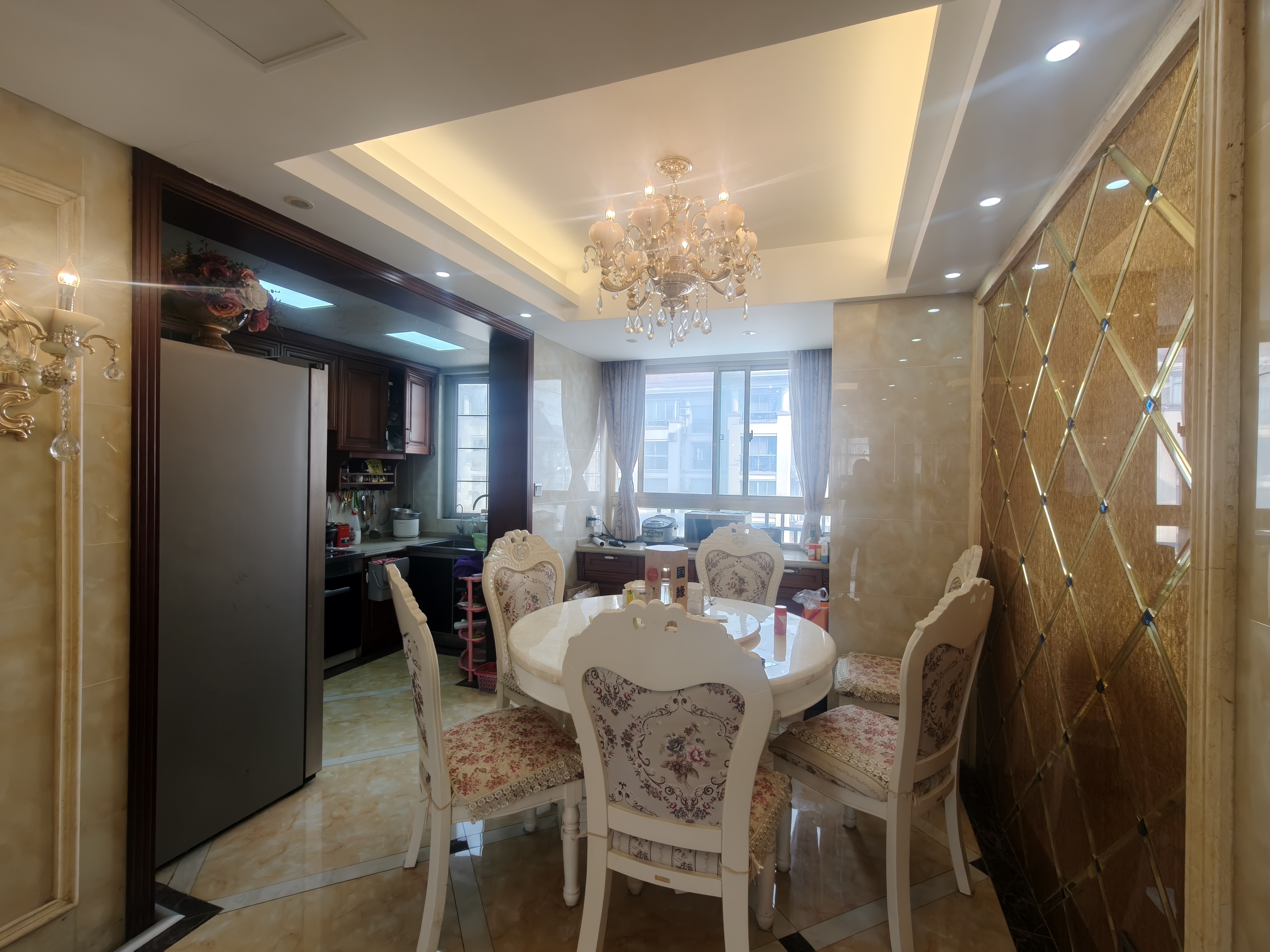 优山美地花园南区 4室2厅2卫 207.89m²