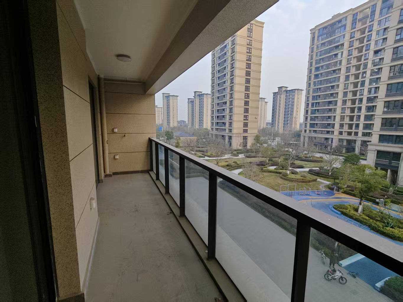 绿城沁园 4室2厅2卫 143m&sup2;
