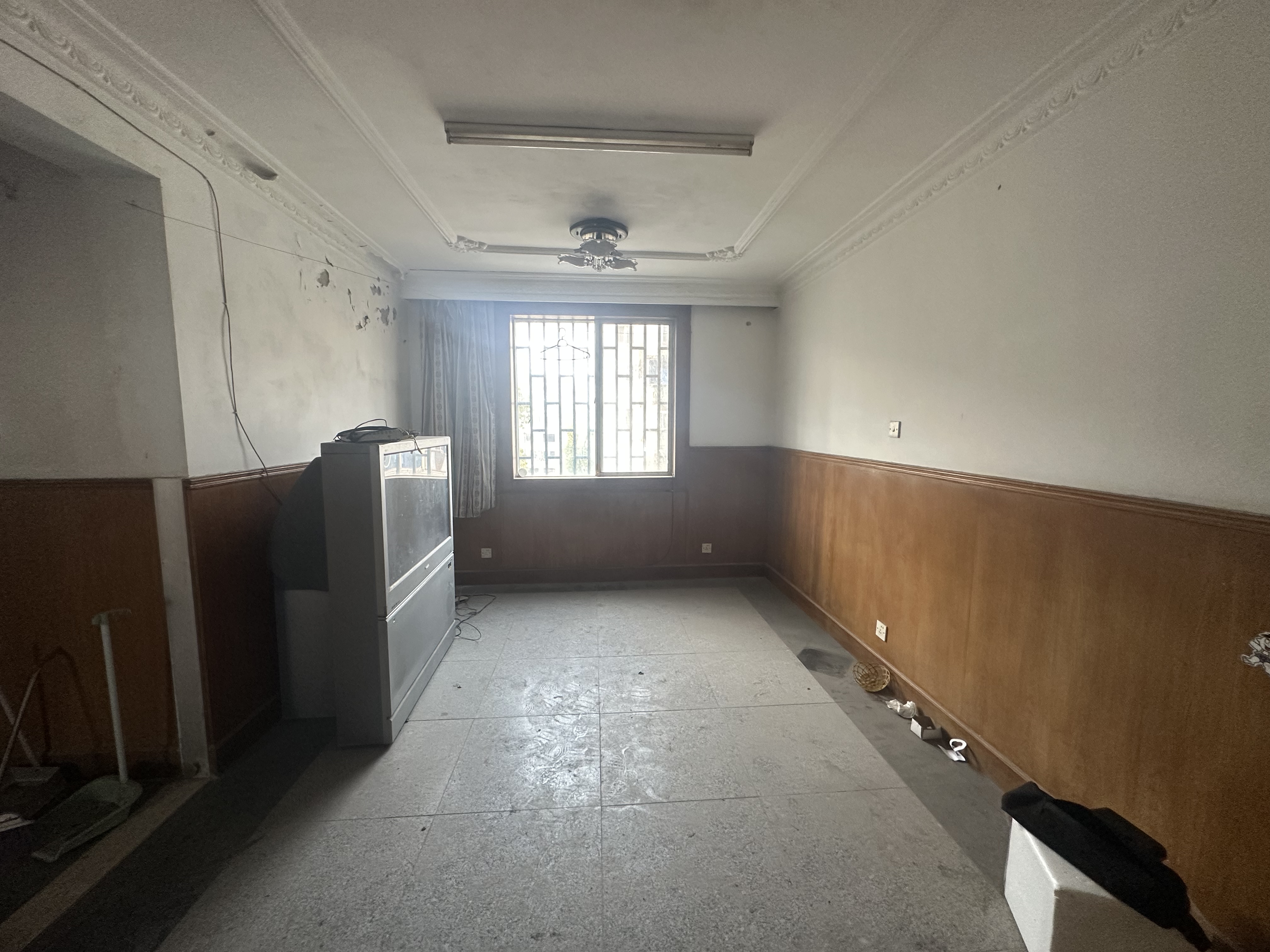银花苑 2室1厅1卫 83m&sup2;
