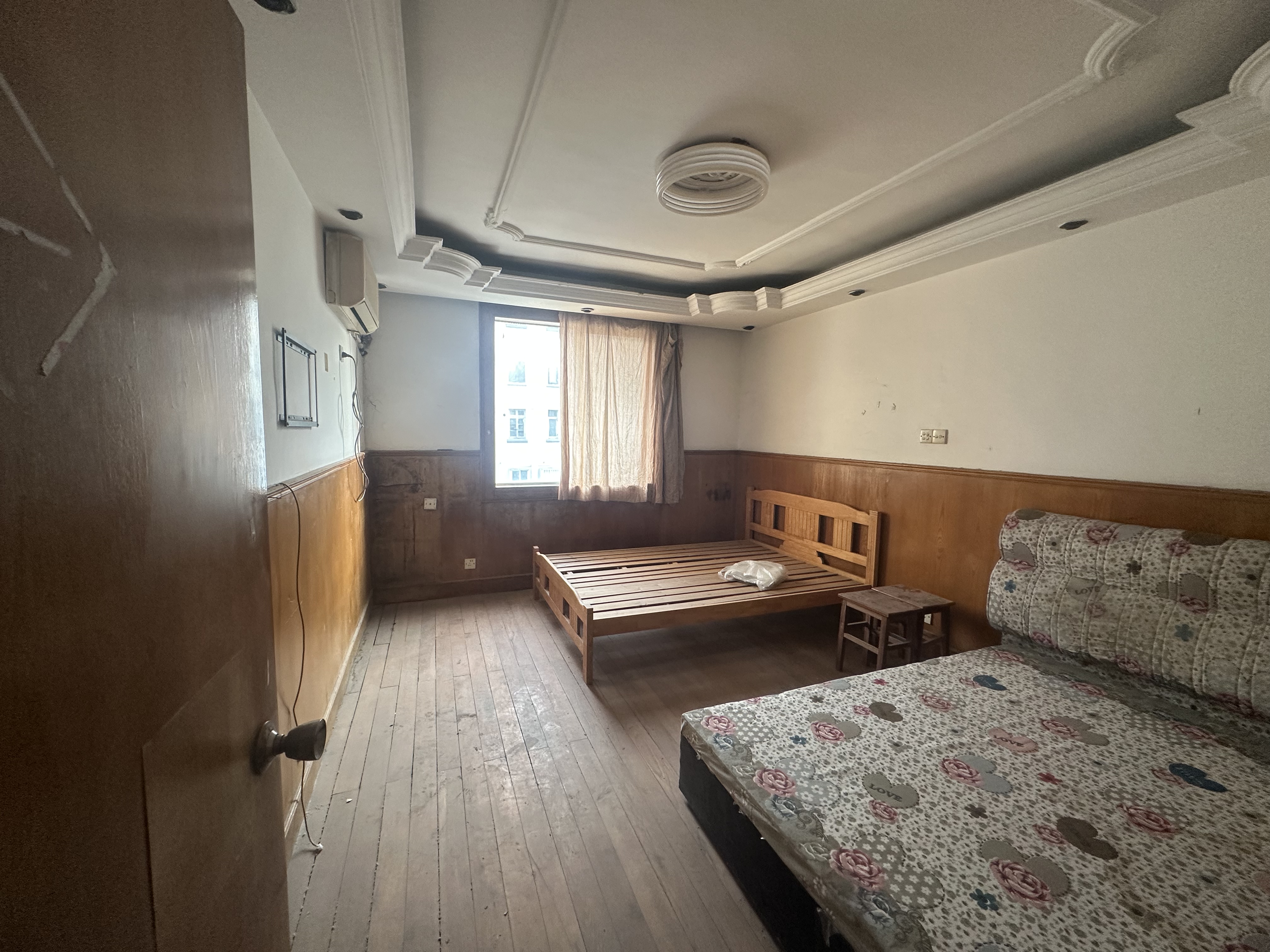 银花苑 2室1厅1卫 83m&sup2;