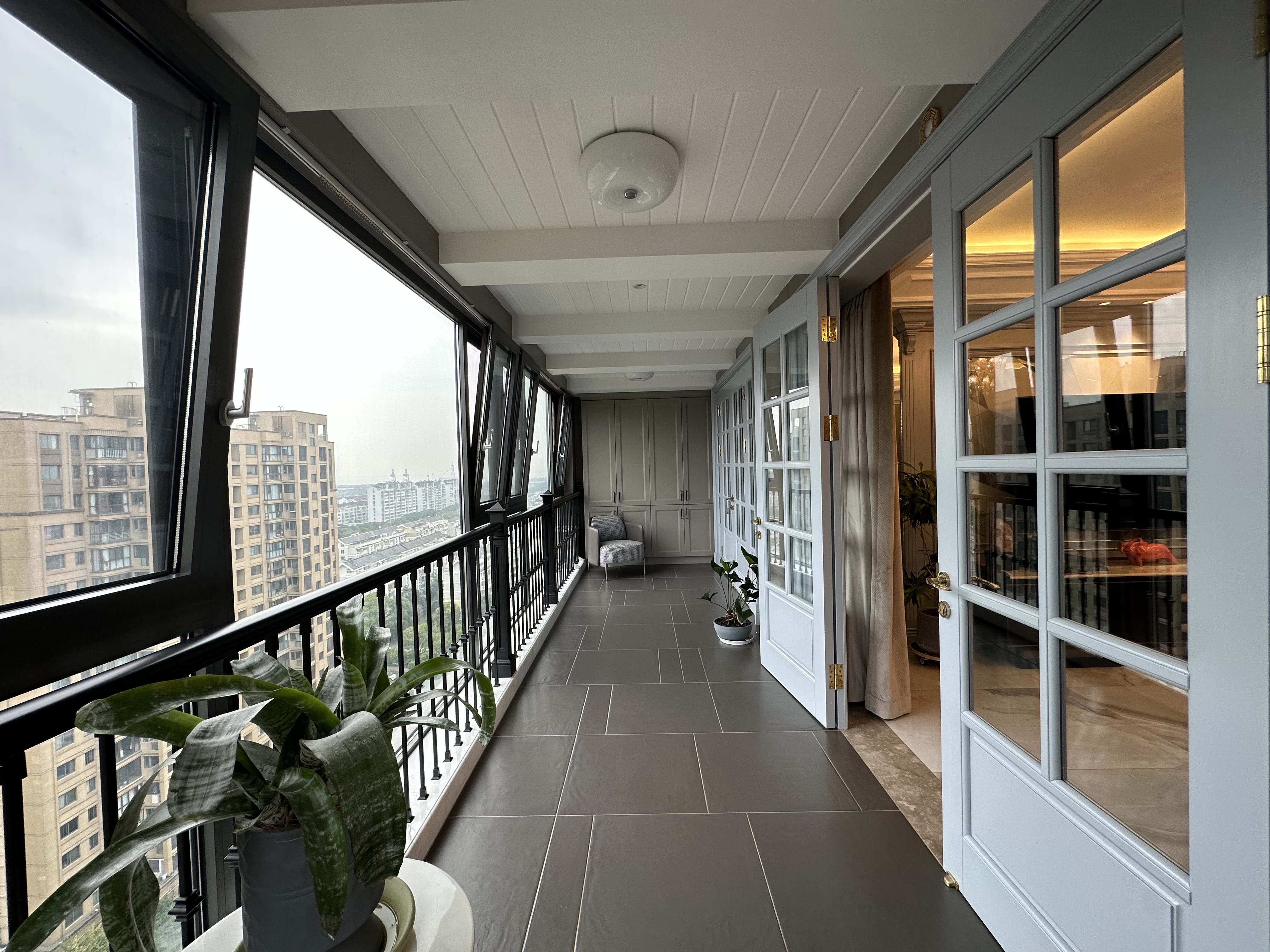 万濠世家 3室2厅2卫 180m²