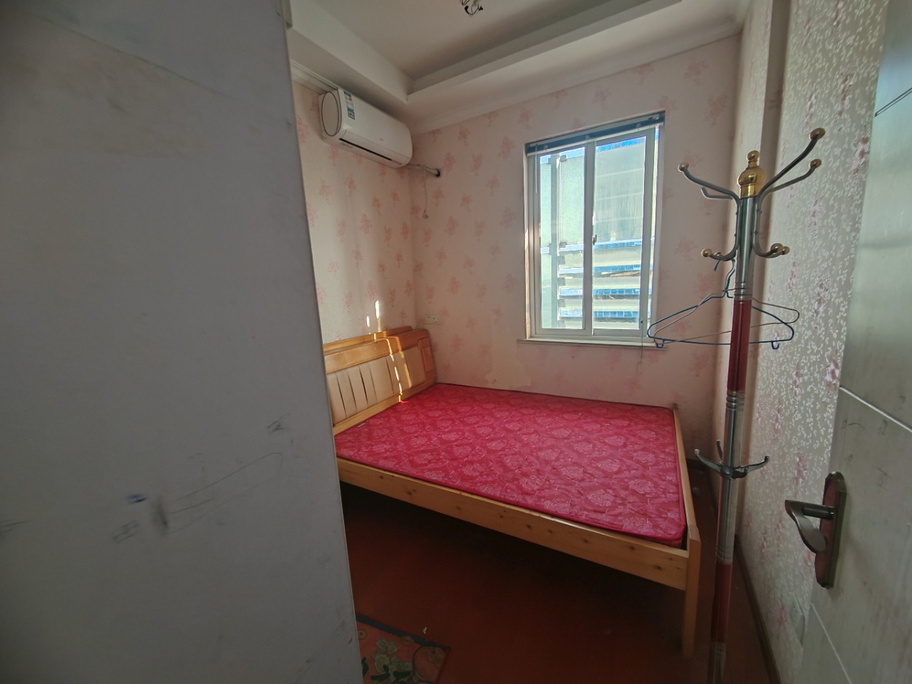 鑫湖国贸中心 2室1厅1卫 70m&sup2;