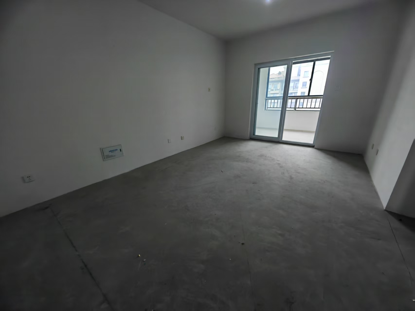 中港翡翠城 2室2厅1卫 90.08m²