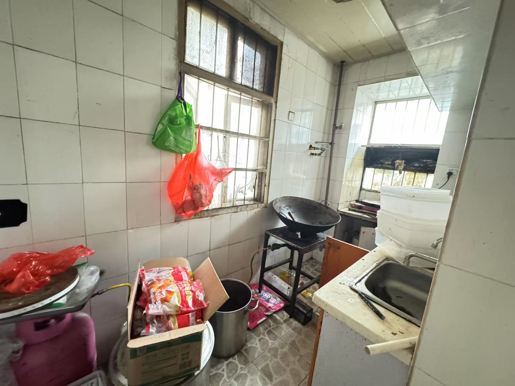 虹桥东村 2室1厅1卫 66m&sup2;