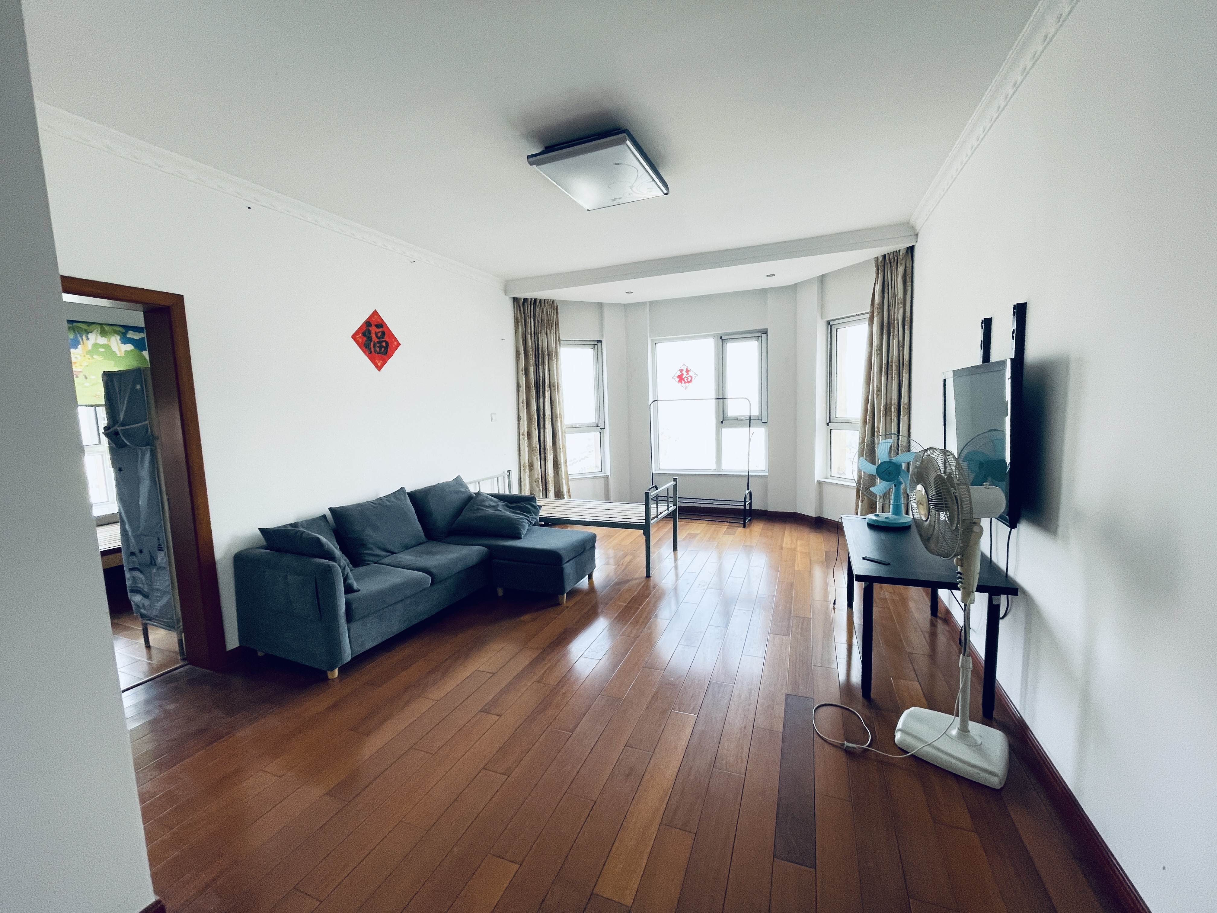中南世纪花城一期 3室2厅1卫 121m²