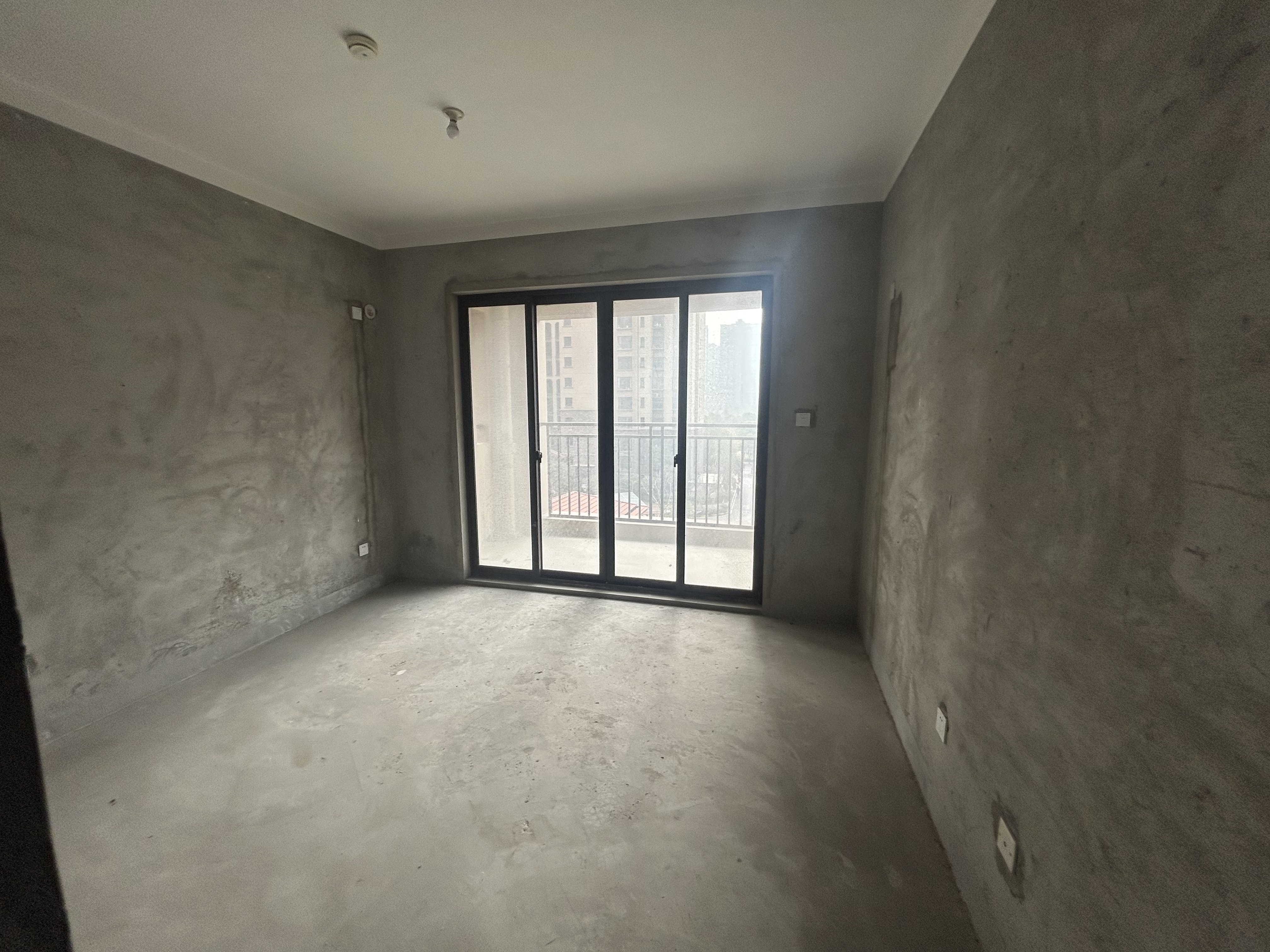华强城四期 5室2厅2卫 166m&sup2;