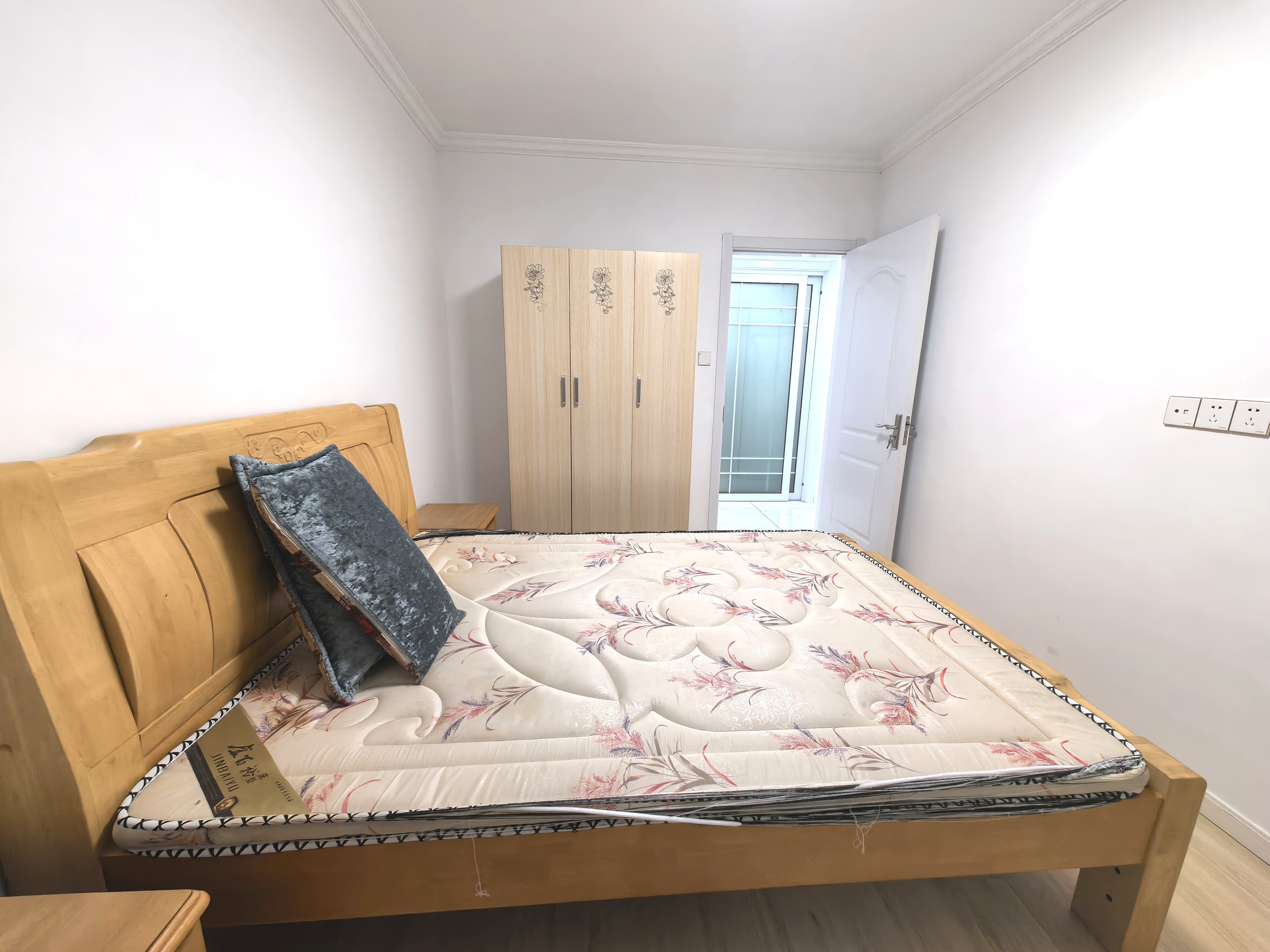 新城香溢紫郡 3室2厅1卫 143m&sup2;