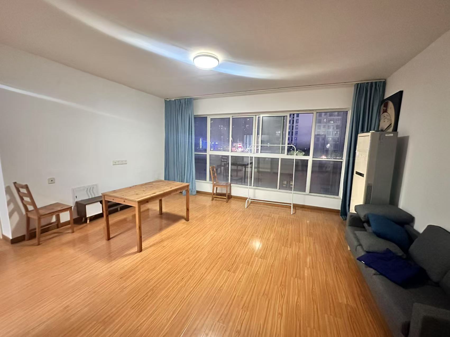 世茂新界 3室2厅1卫 89m²