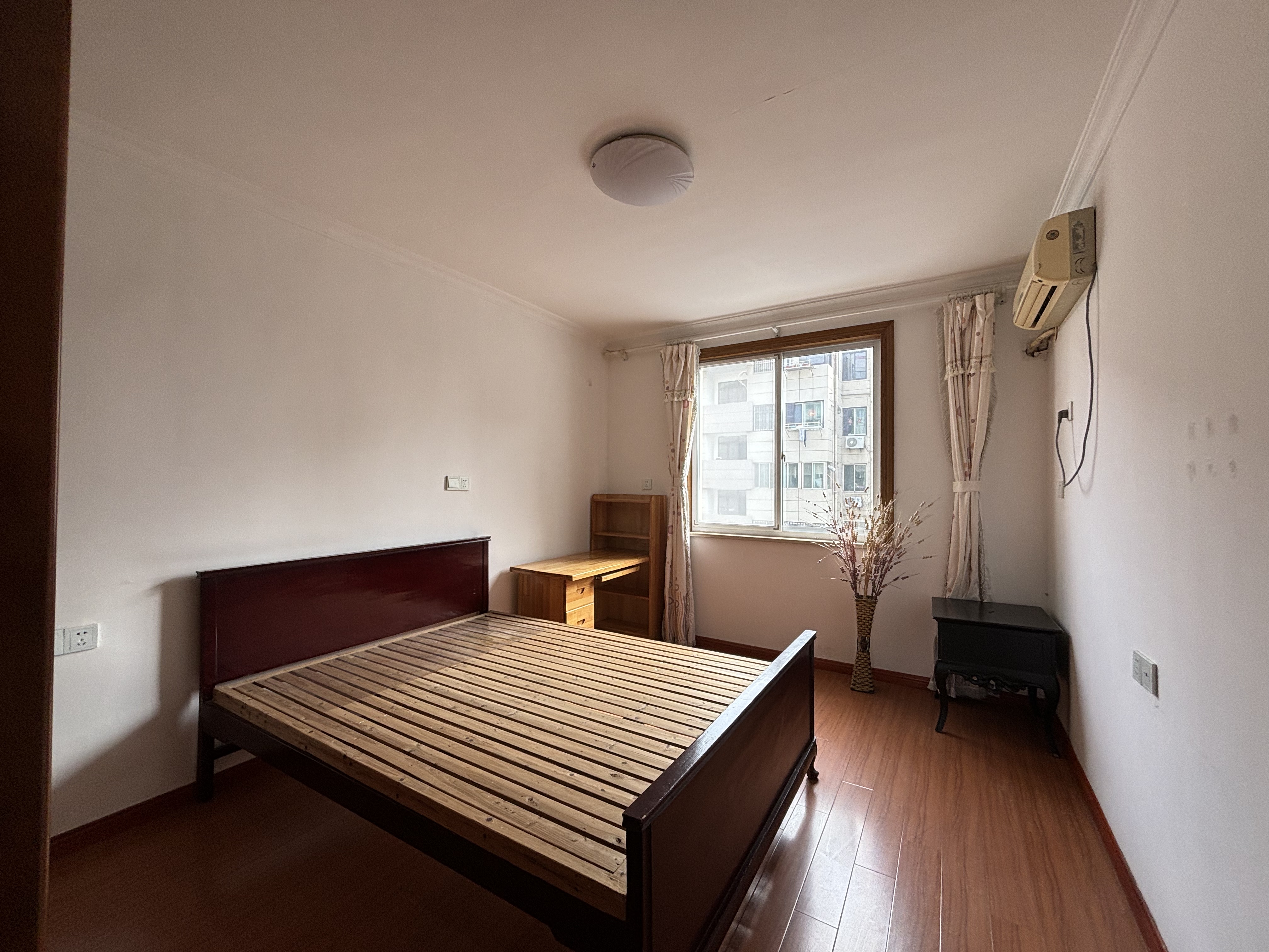 虹桥东村 2室1厅1卫 71.78m²