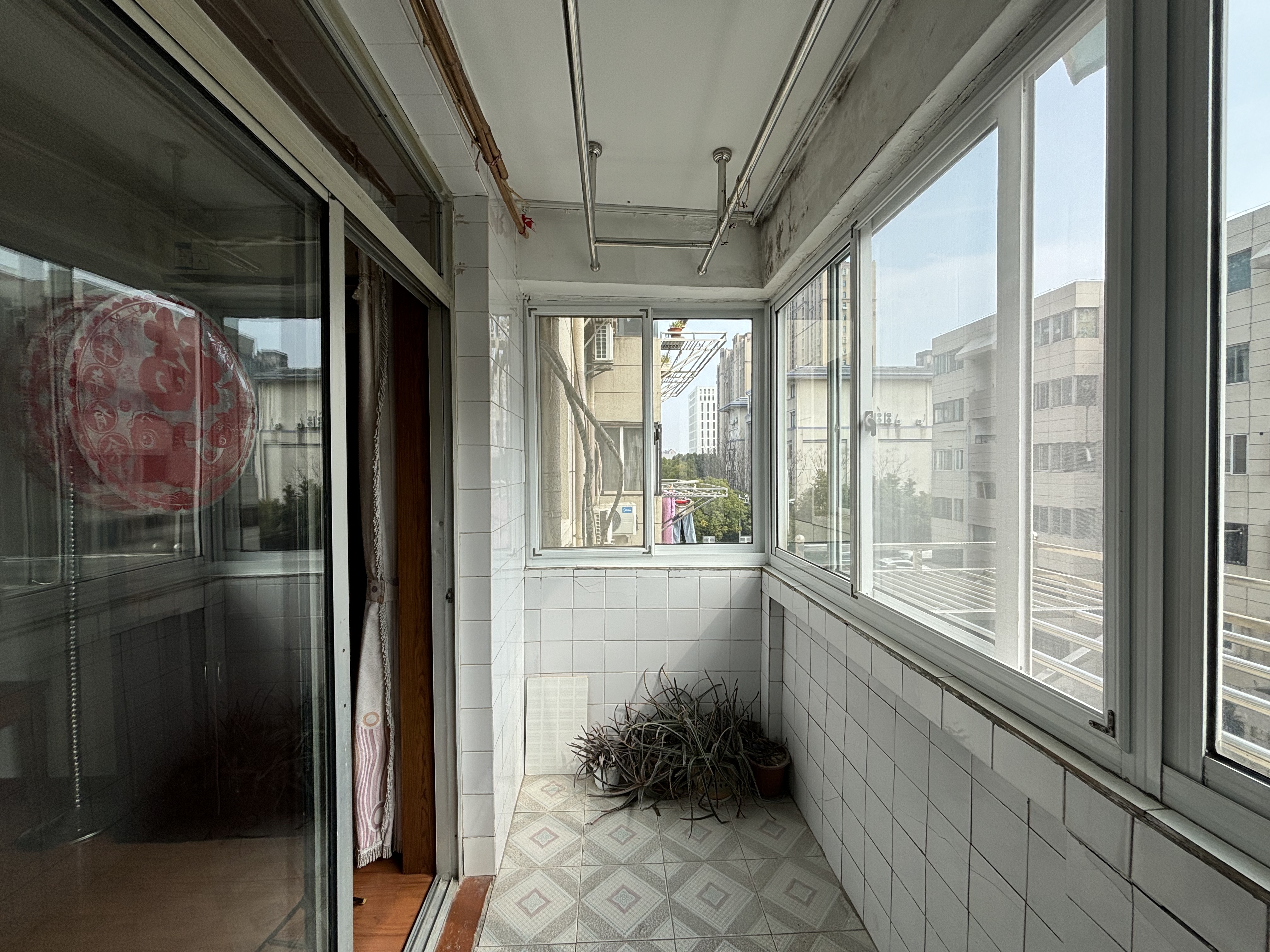 虹桥东村 2室1厅1卫 71.78m²