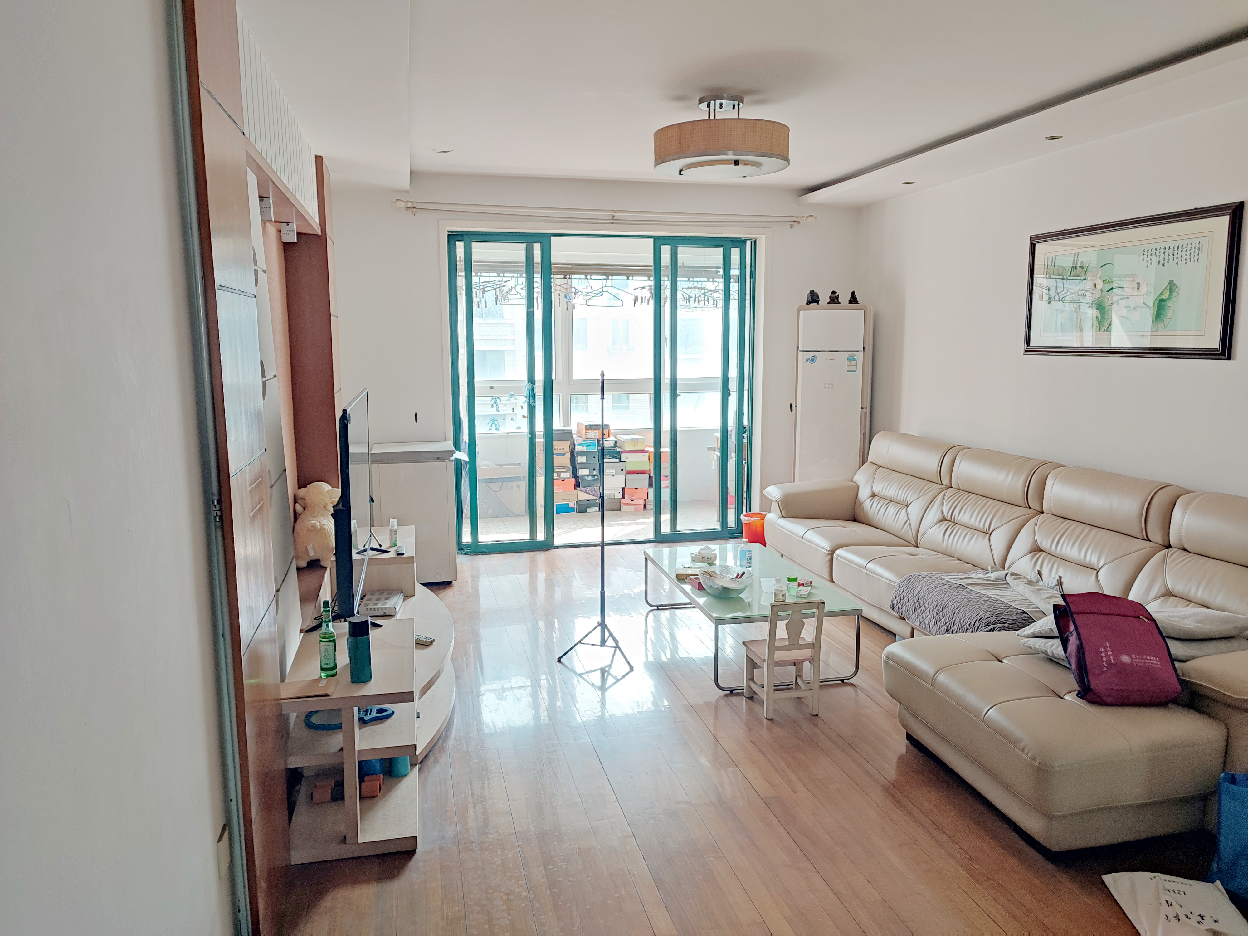 都市华城 3室2厅2卫 141.3m²