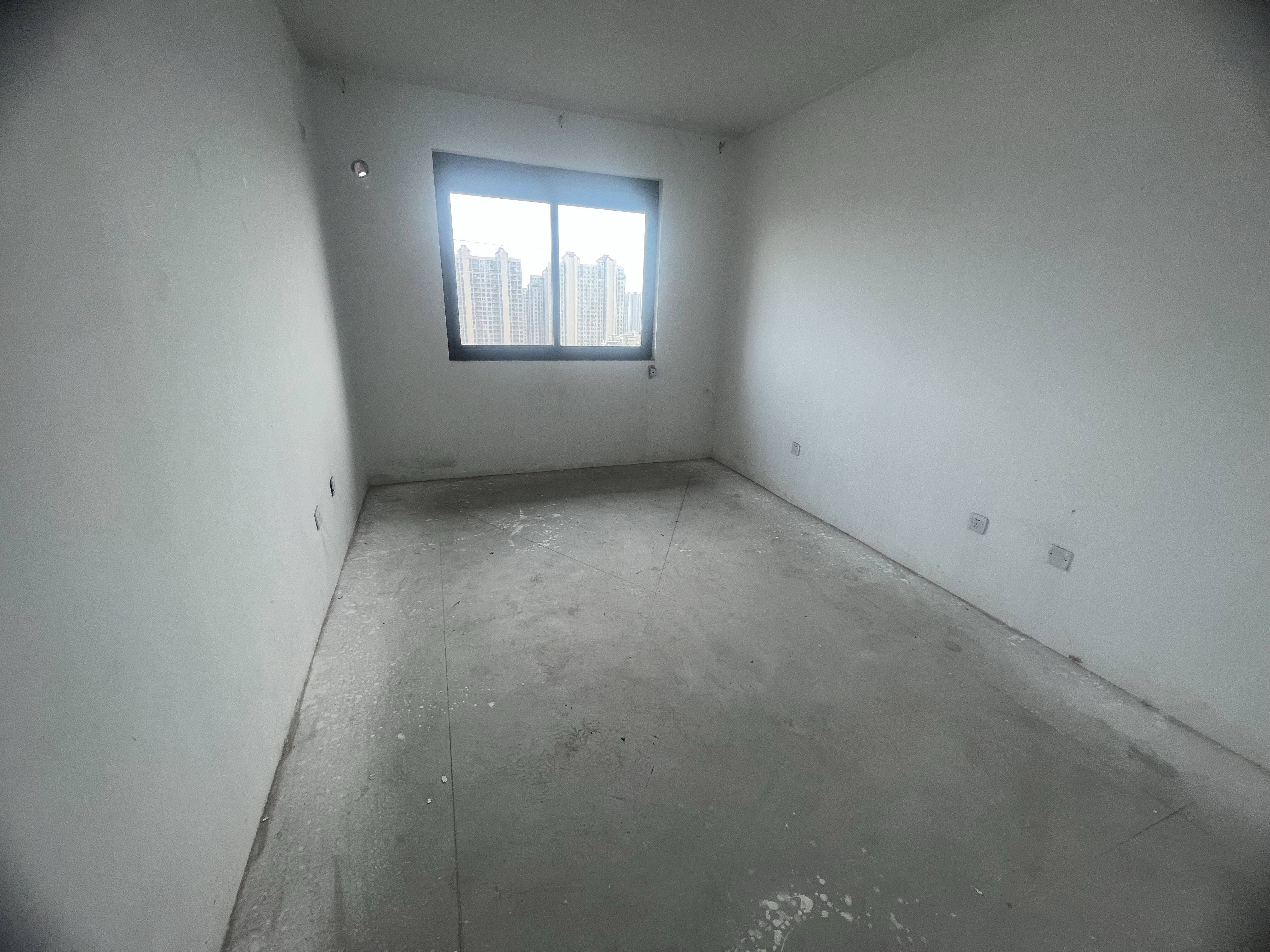皇家花园北区 4室2厅2卫 141.17m&sup2;