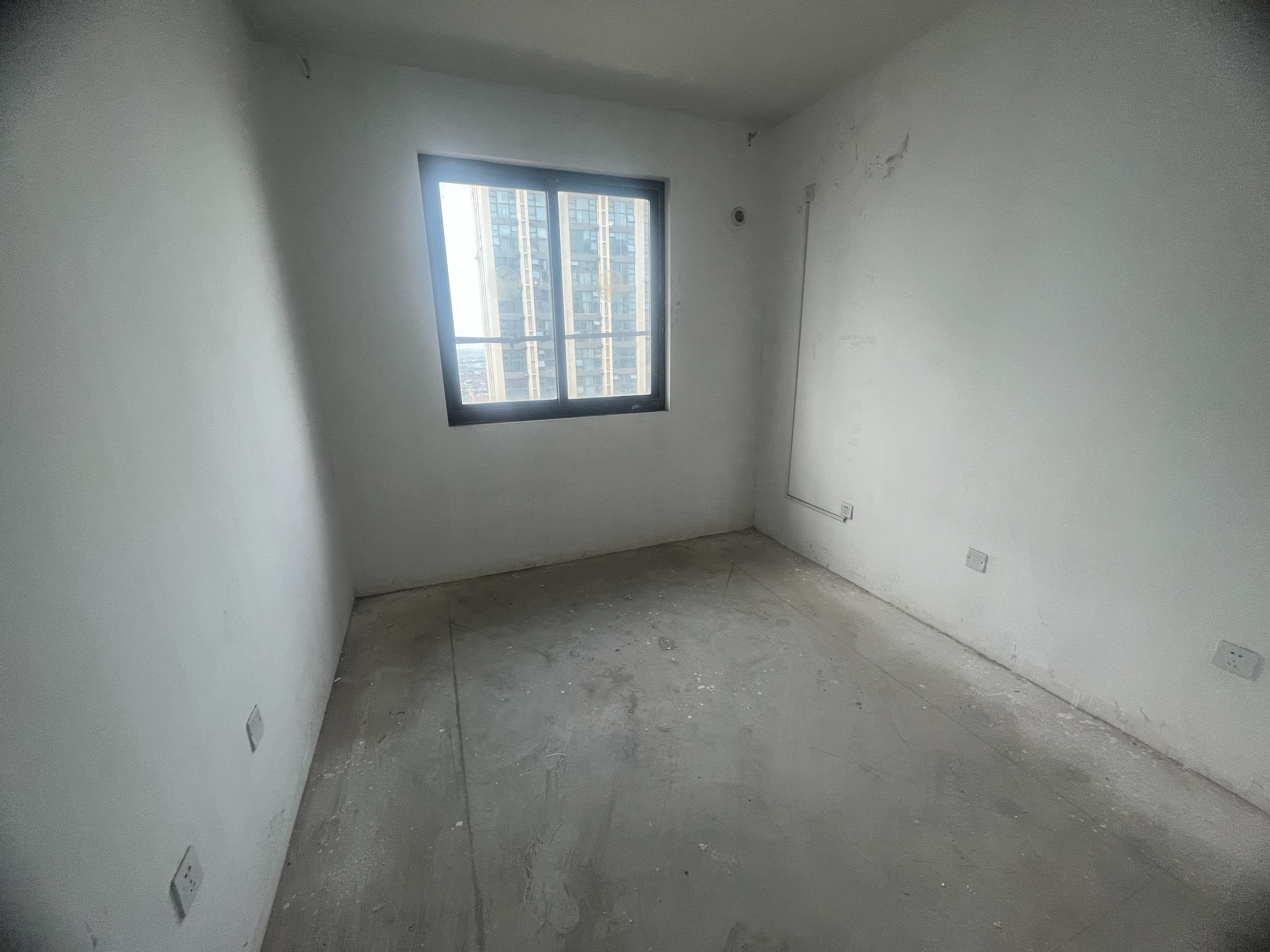 皇家花园北区 4室2厅2卫 141.17m&sup2;