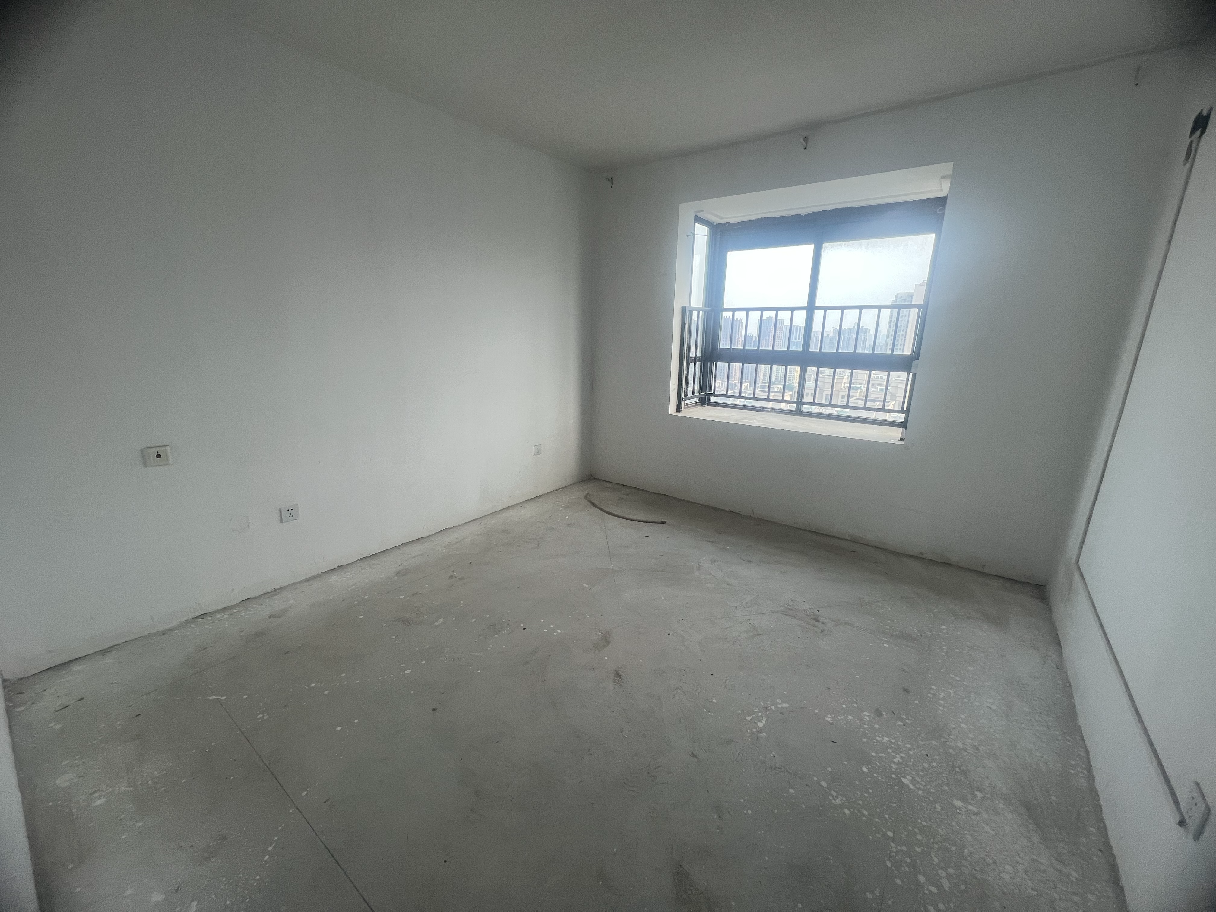 皇家花园北区 4室2厅2卫 141.17m&sup2;