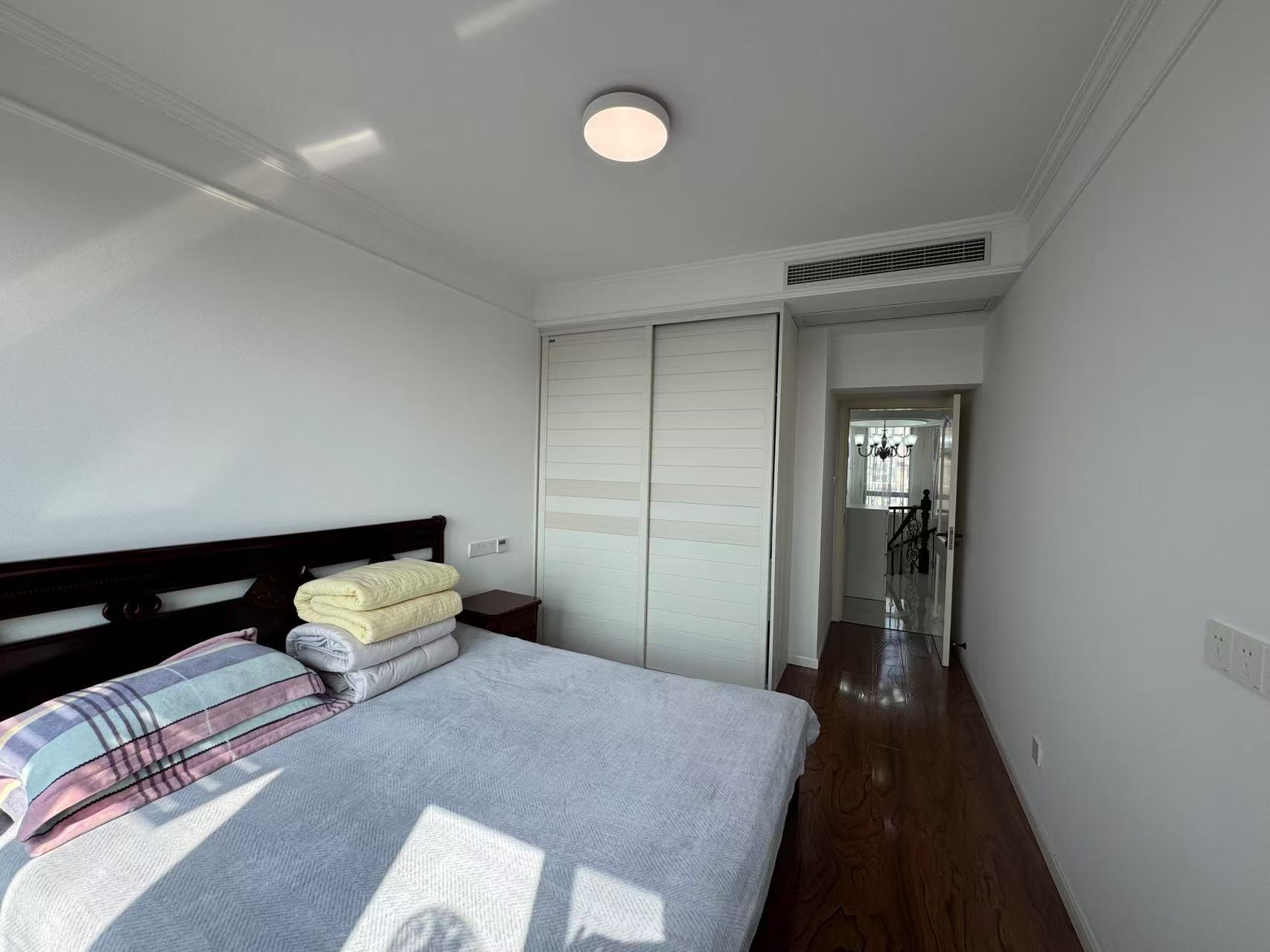 意邦绿墅湾 4室2厅2卫 142.00m²