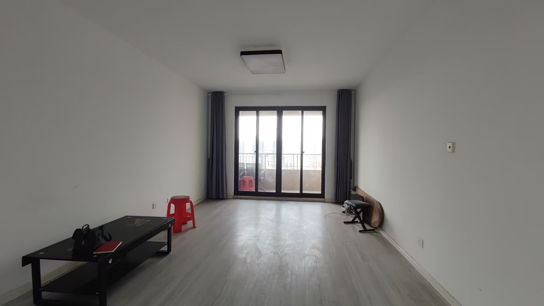 保利香槟国际 3室2厅2卫 130.00m²