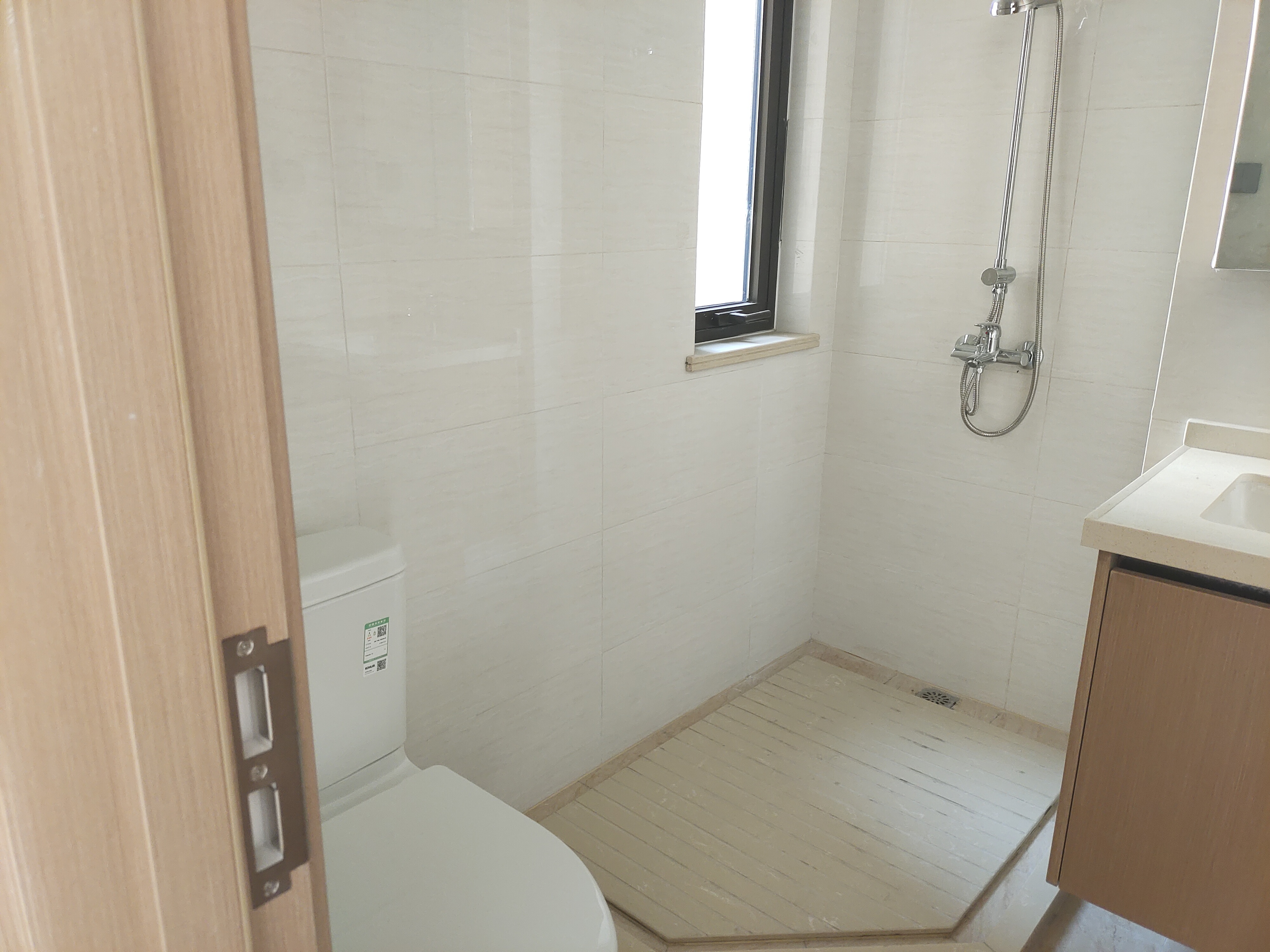 春风南岸东园 4室2厅2卫 122.16m&sup2;