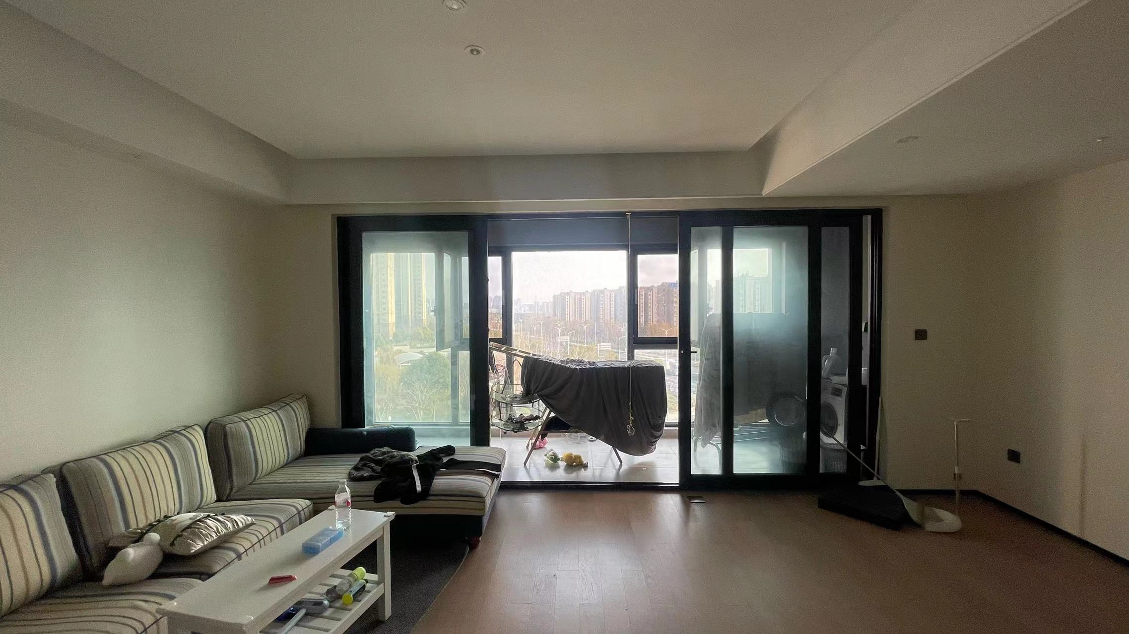 万科翡翠东第 3室2厅2卫 129.5m²