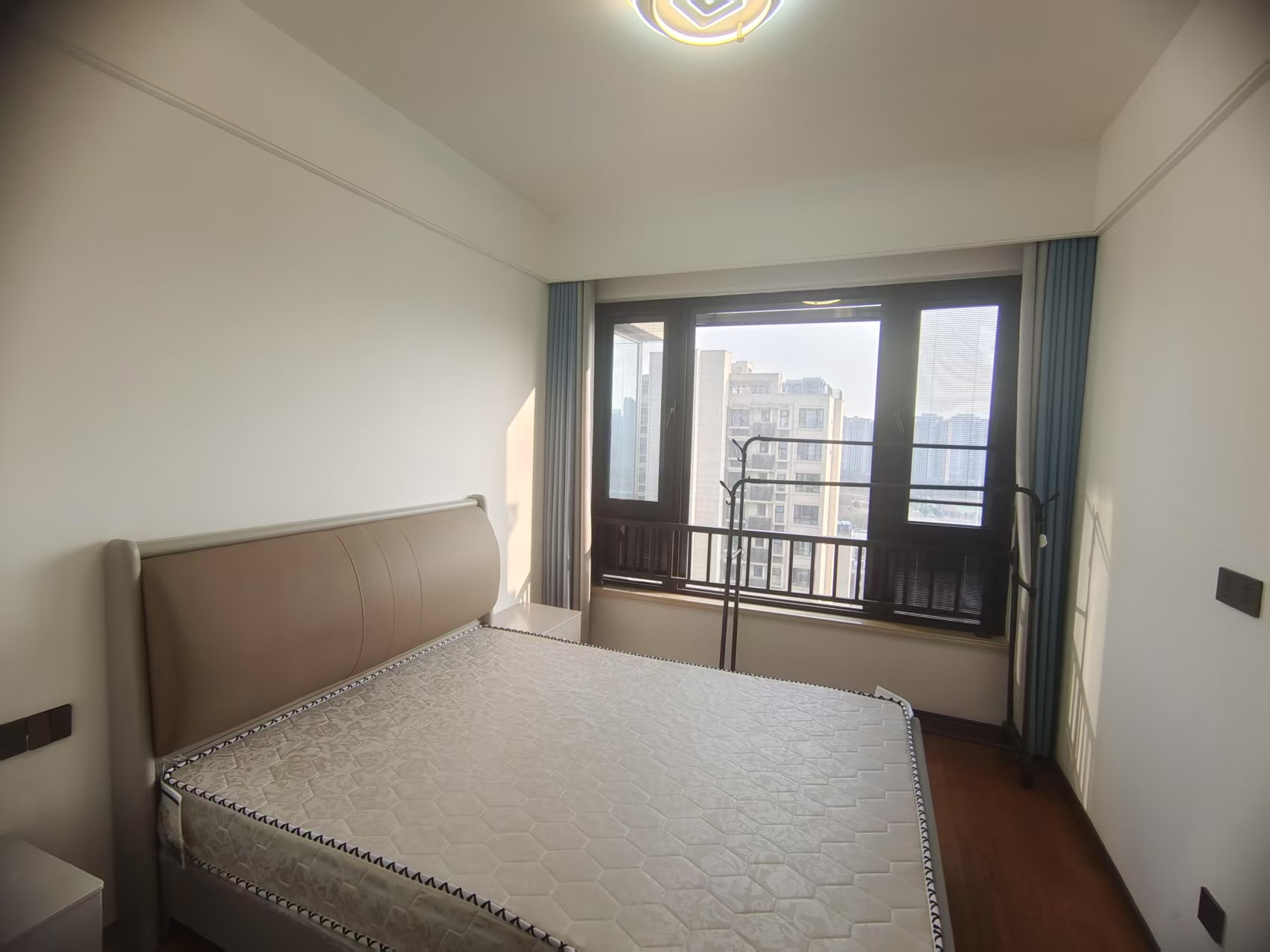 春风南岸东园 4室2厅2卫 141.56m&sup2;
