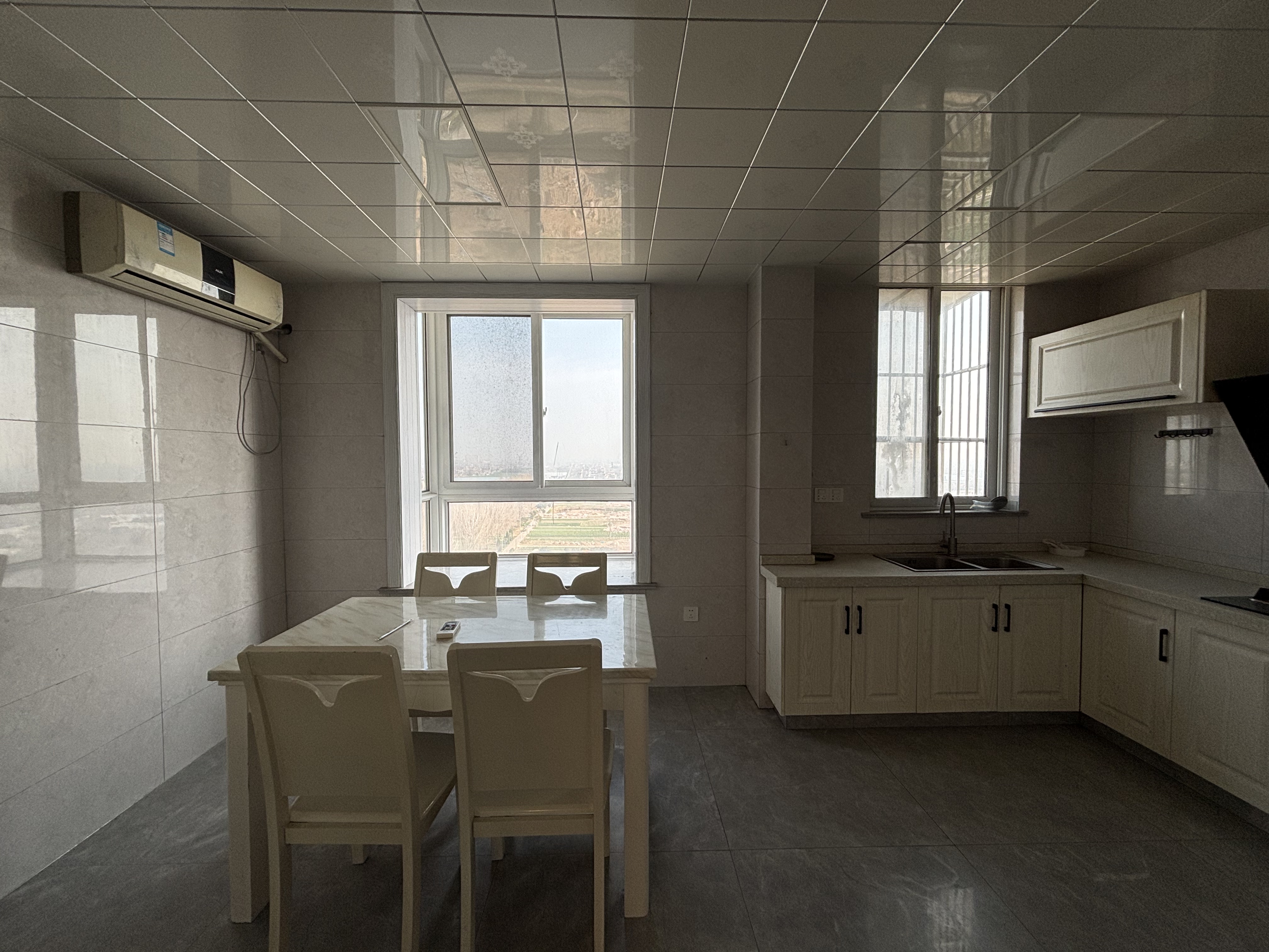 天熹苑 3室2厅1卫 103m&sup2;