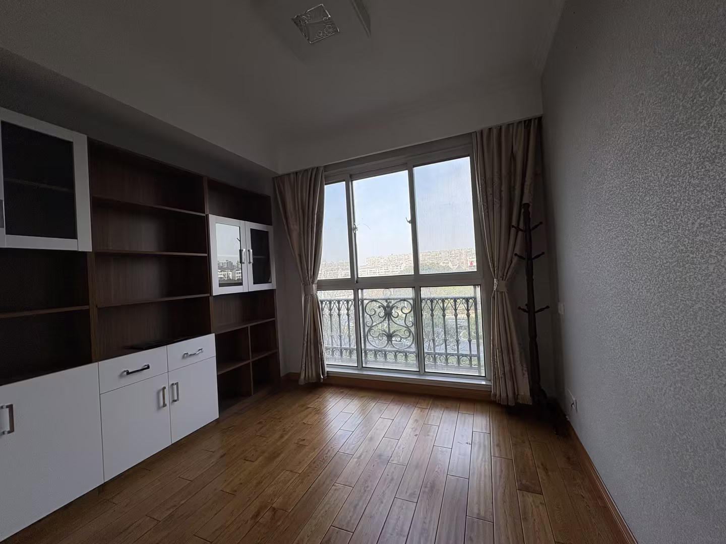 中南世纪花城二期 4室2厅2卫 140m&sup2;