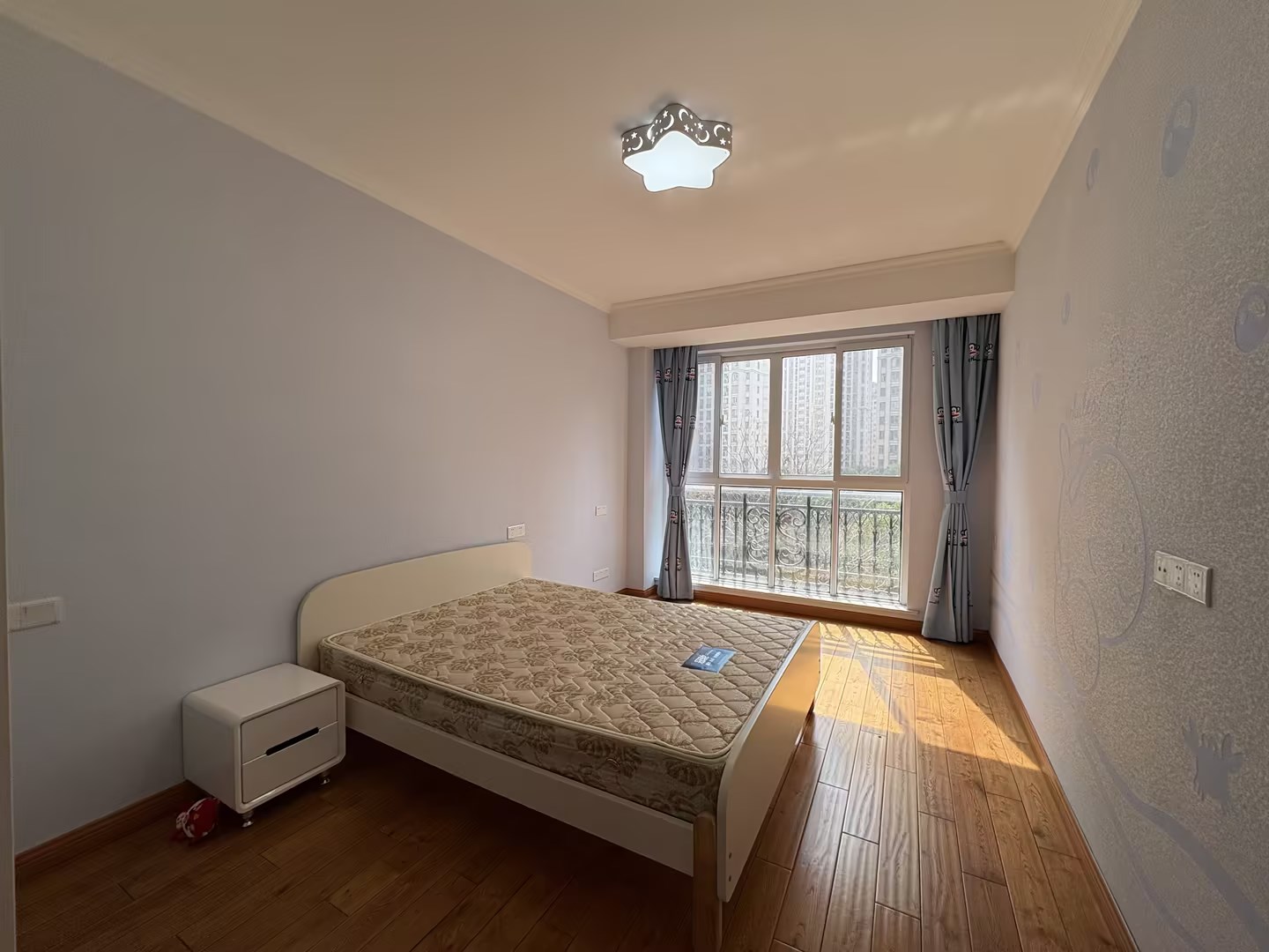 中南世纪花城二期 4室2厅2卫 140m&sup2;