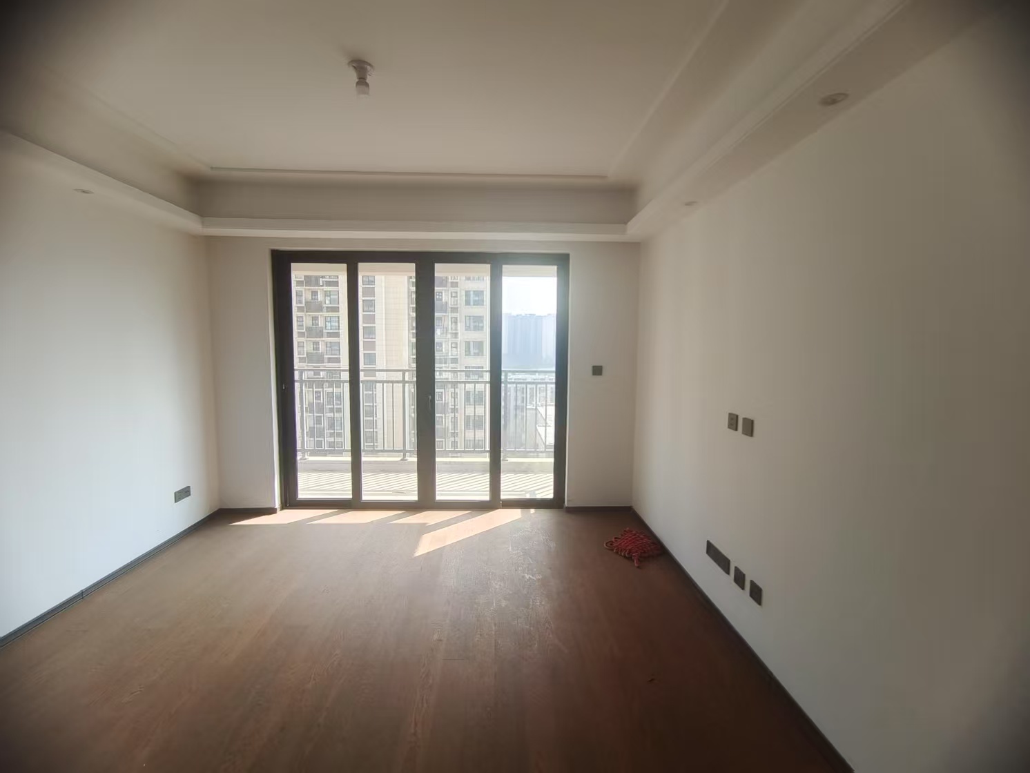 春风南岸东园 4室2厅2卫 141.5m&sup2;