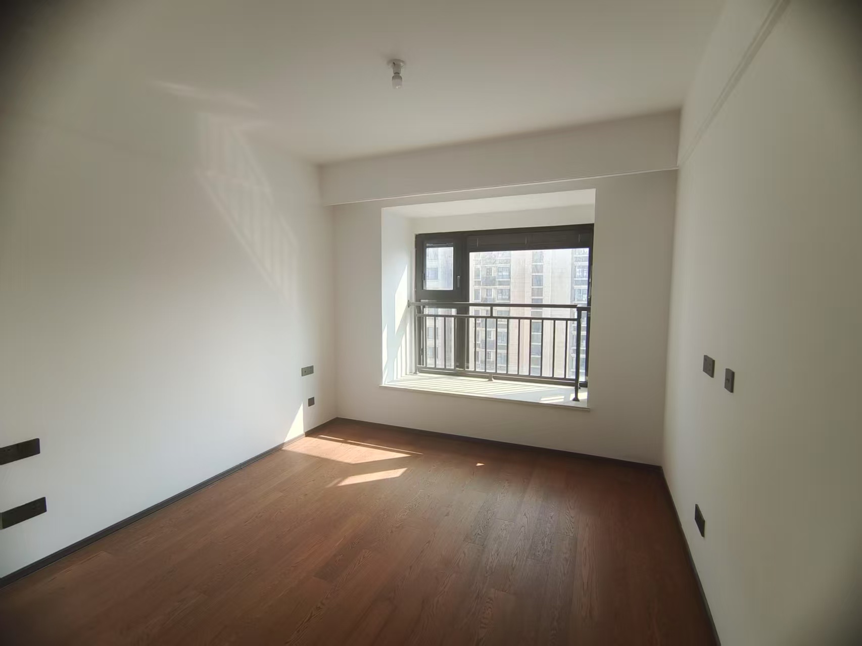 春风南岸东园 4室2厅2卫 141.5m&sup2;