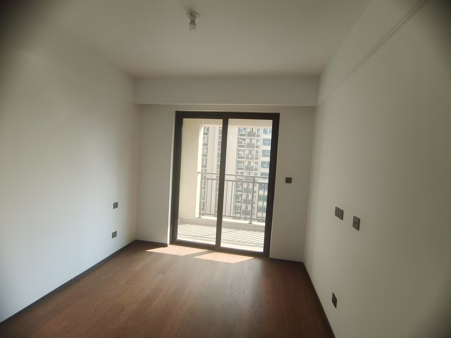 春风南岸东园 4室2厅2卫 141.5m&sup2;