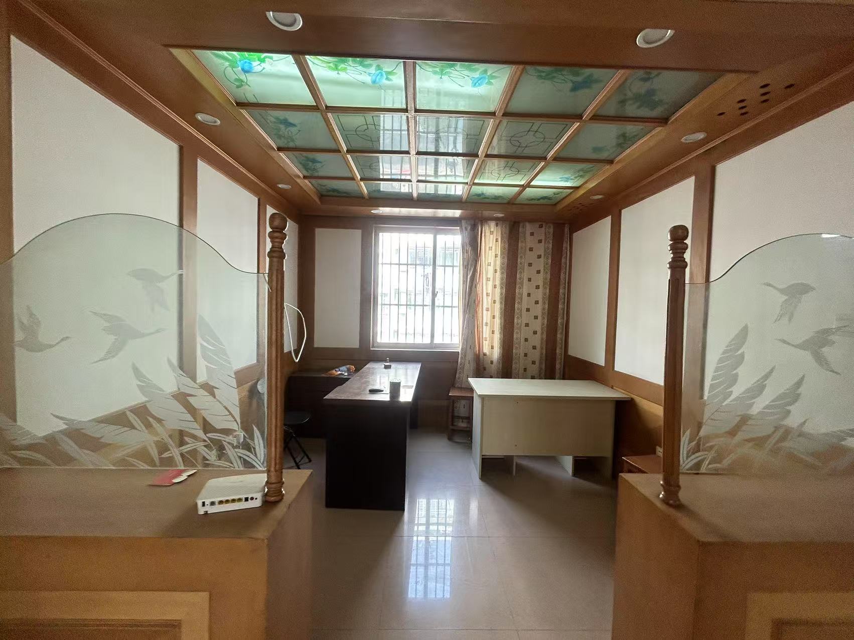 濠西园 3室2厅1卫 121.52m²