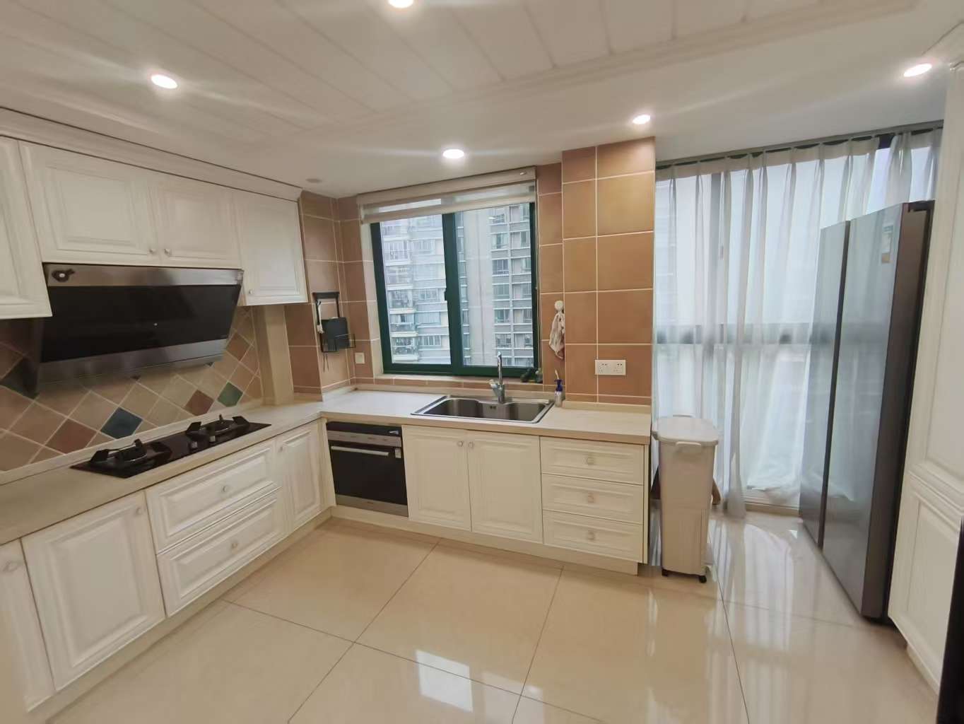 新城小区 3室2厅2卫 147.99m&sup2;