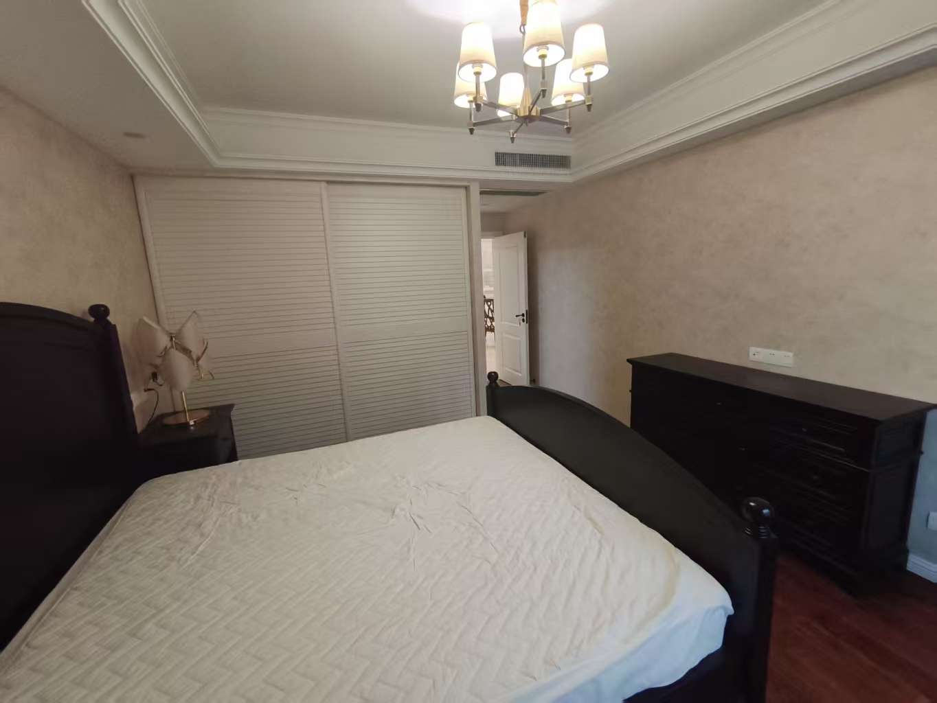新城小区 3室2厅2卫 147.99m&sup2;