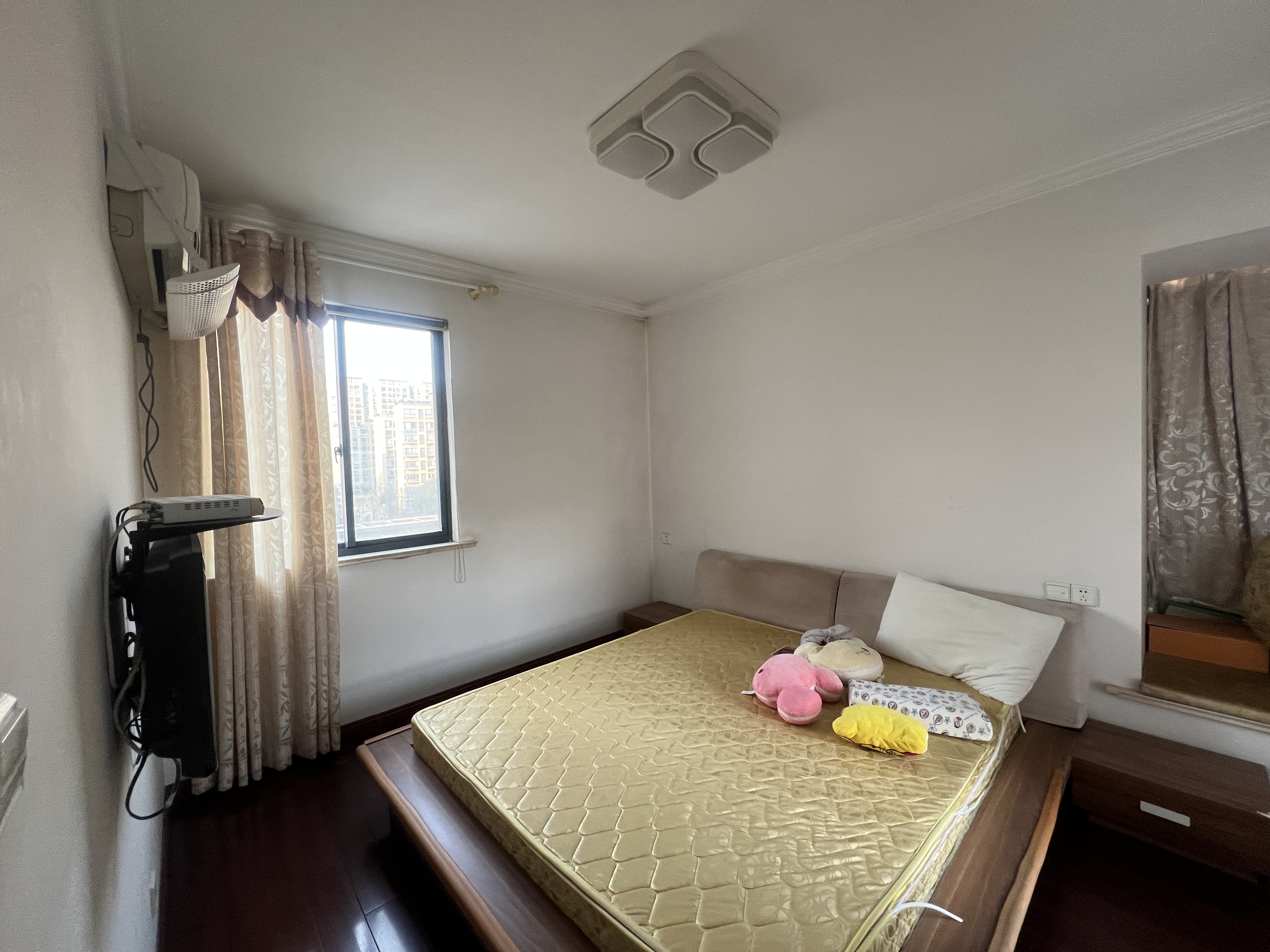 金桥人家 4室2厅2卫 142.77m&sup2;