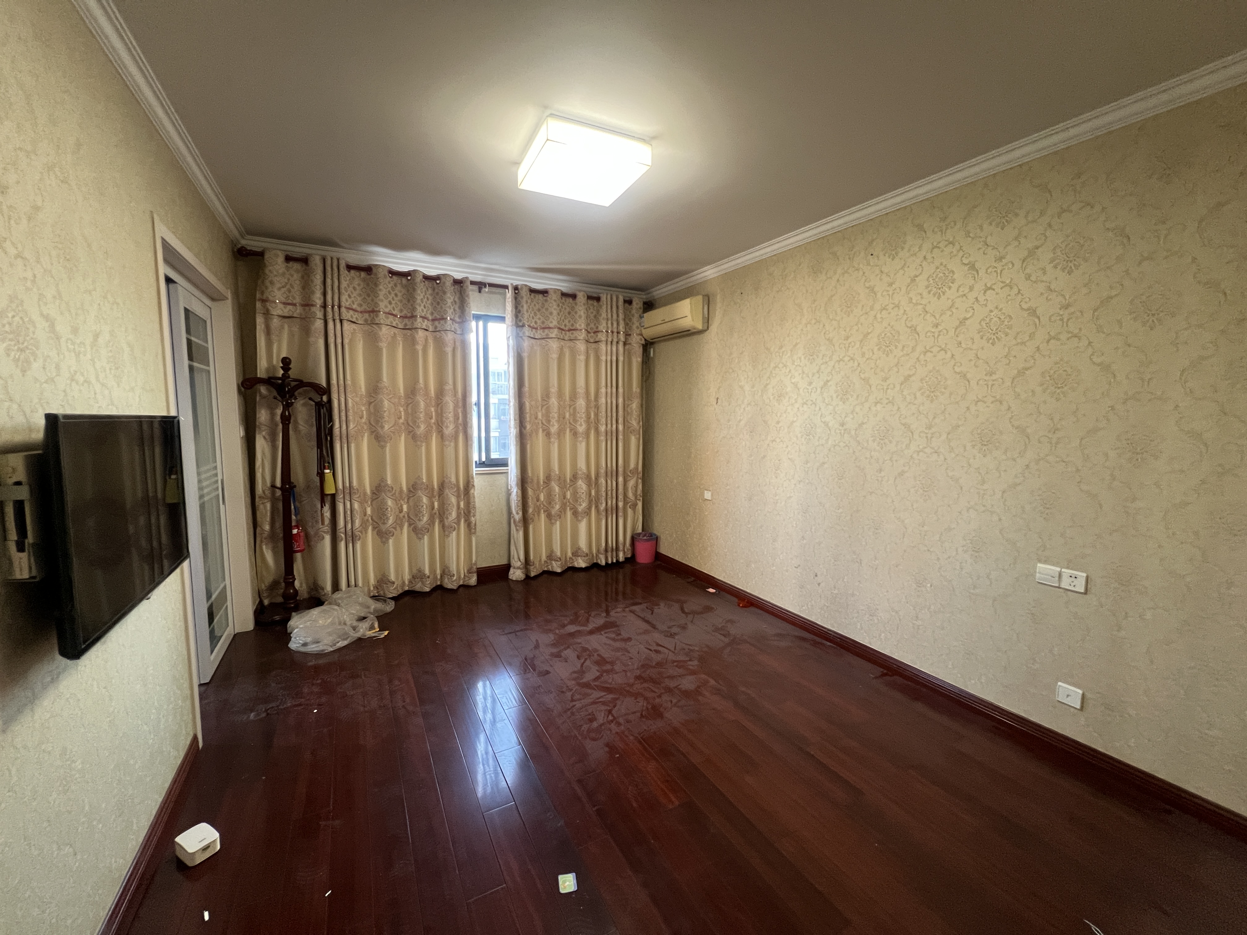 金桥人家 4室2厅2卫 142.77m&sup2;