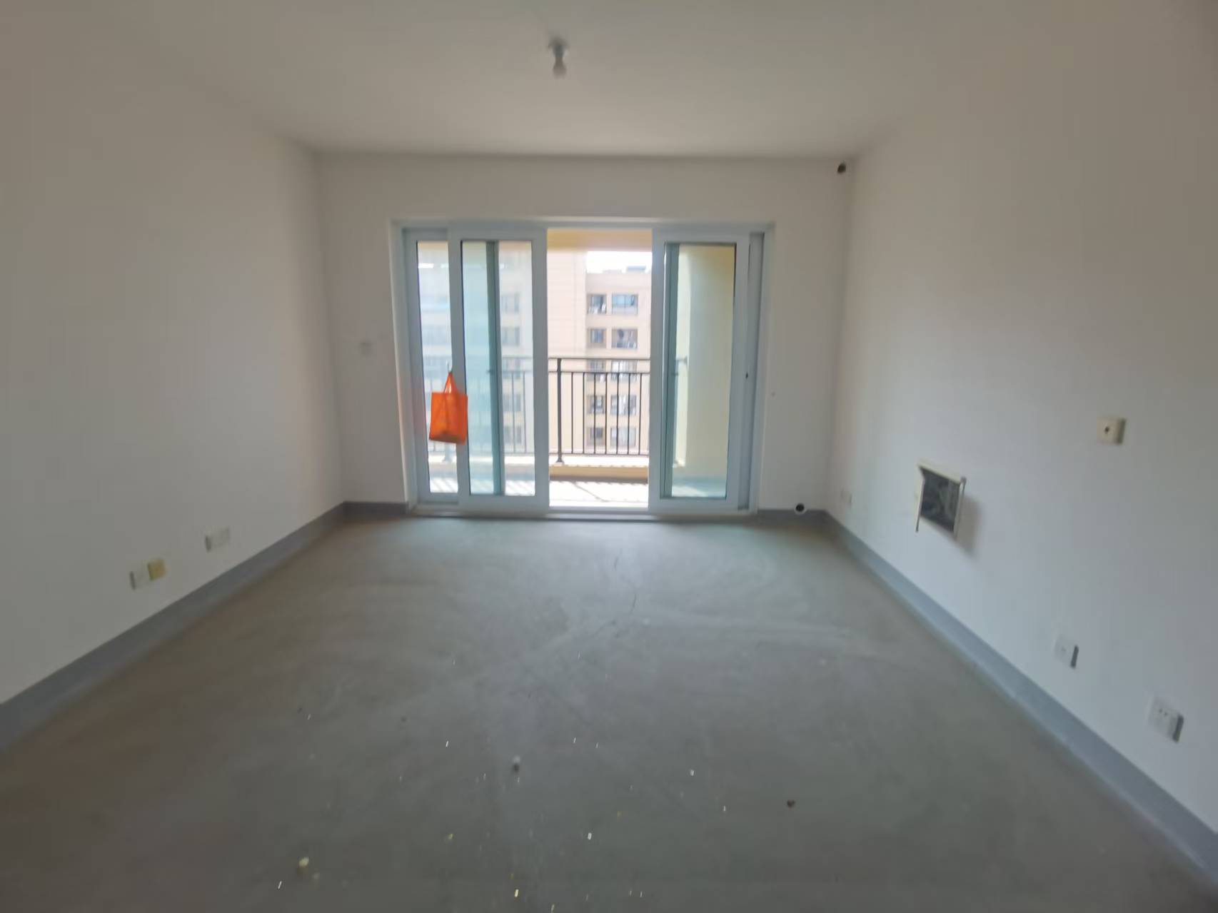 世茂九龙庭 3室2厅2卫 124m&sup2;