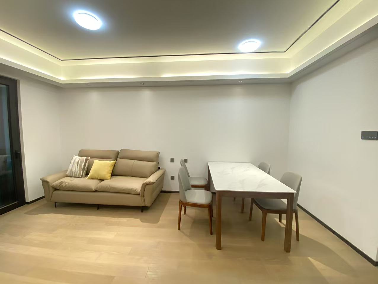 滨江道静园 3室2厅1卫 99m&sup2;