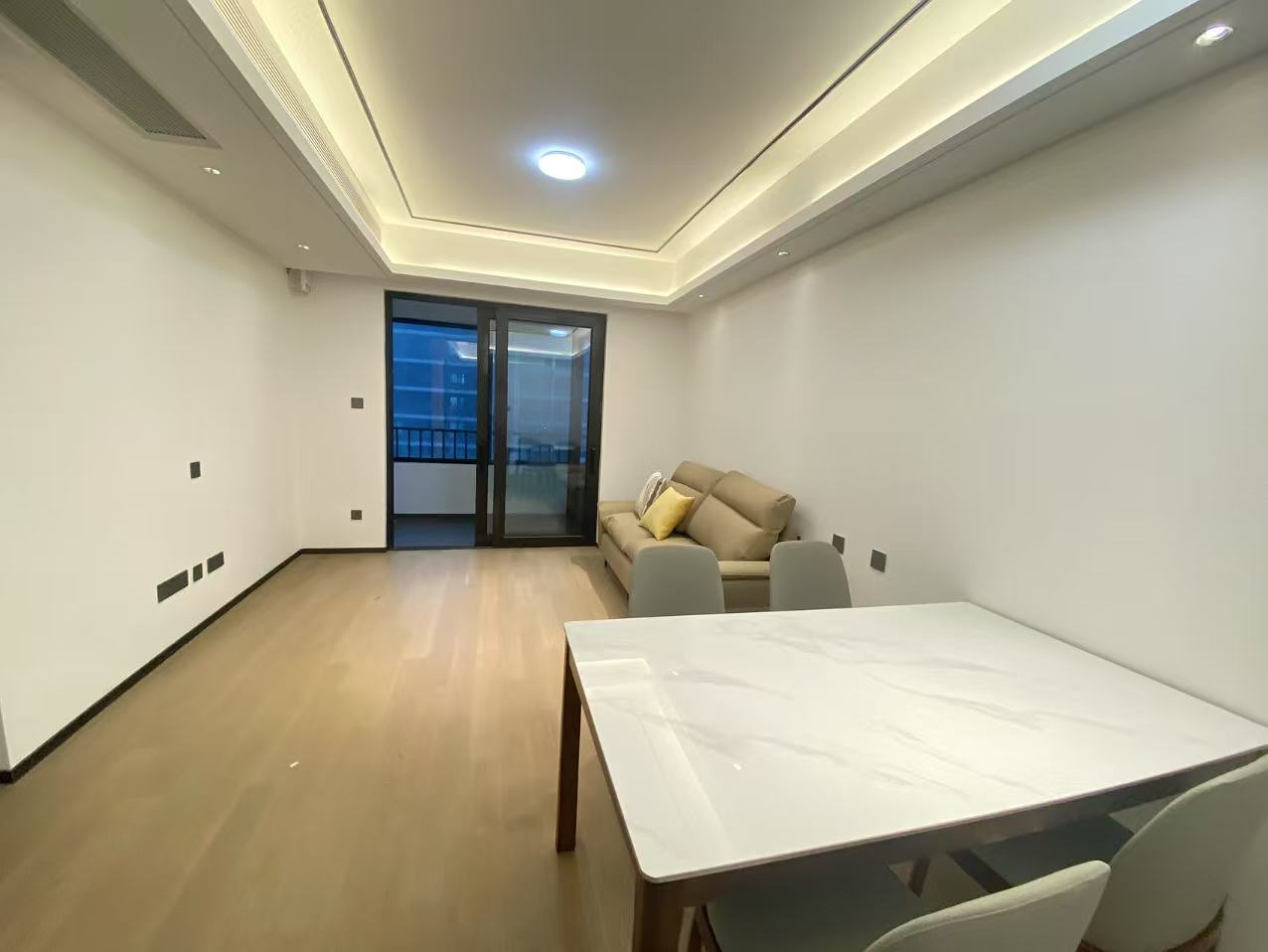 滨江道静园 3室2厅1卫 99m&sup2;