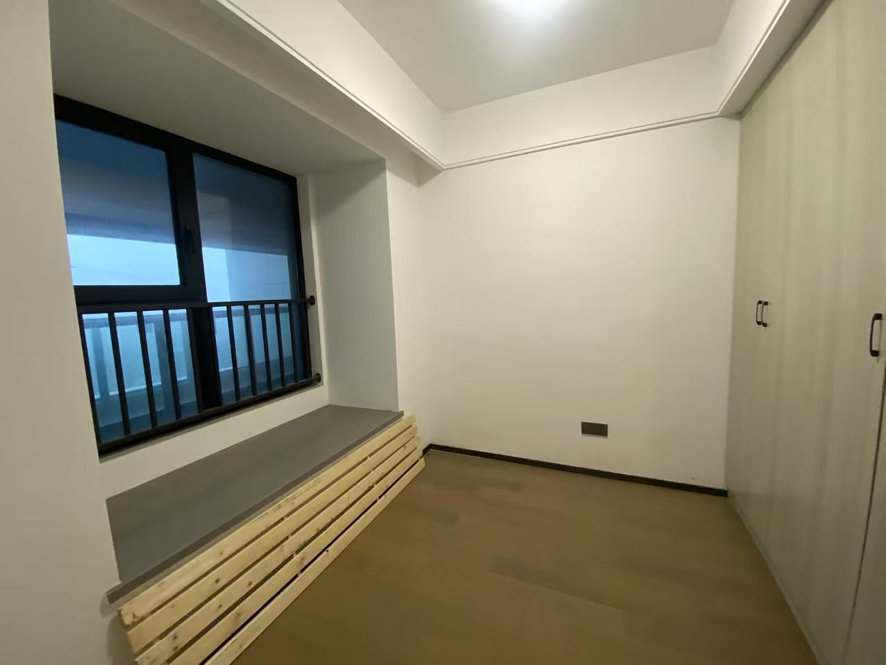滨江道静园 3室2厅1卫 99m&sup2;