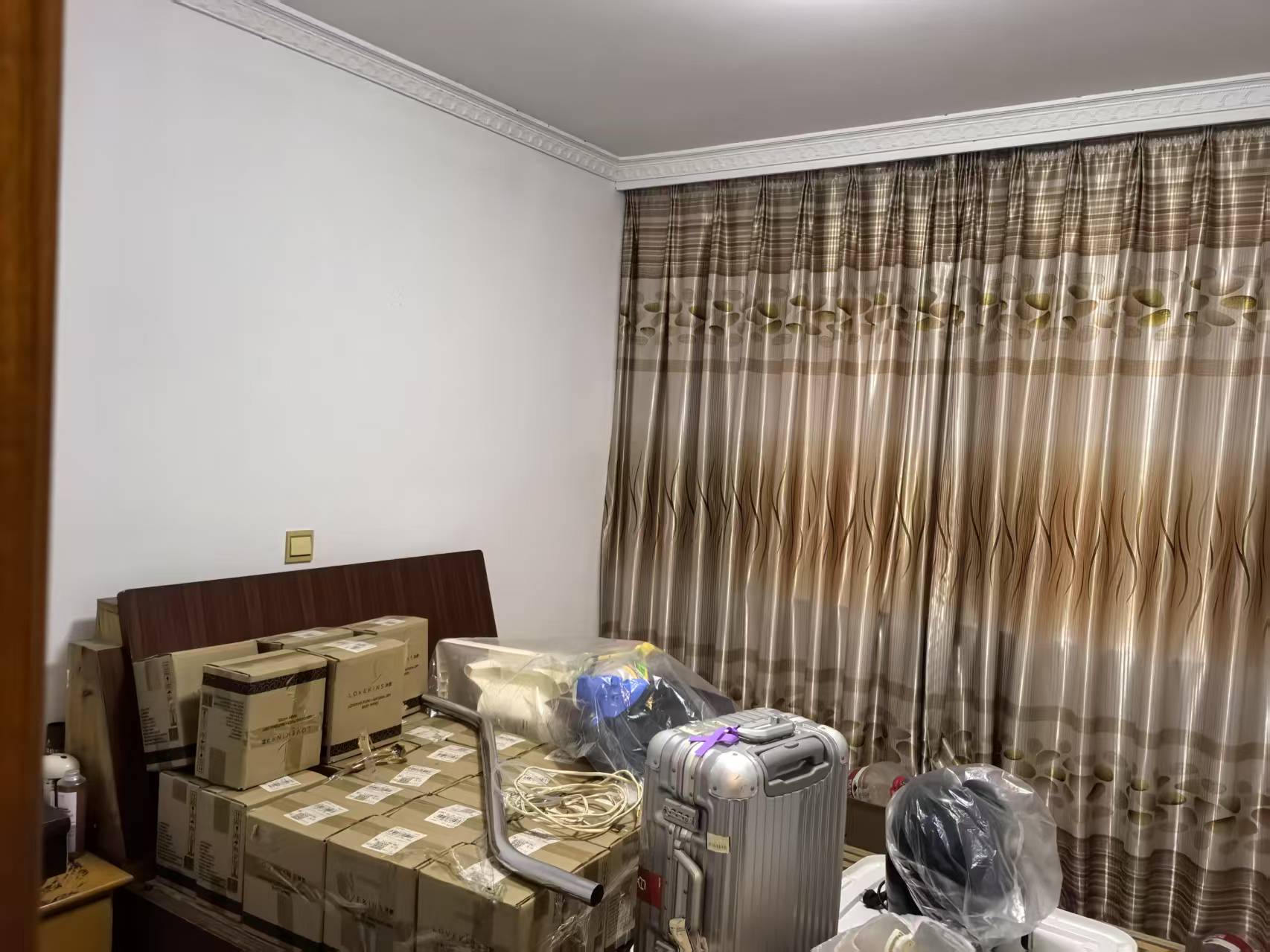 天都花苑 3室1厅1卫 139m&sup2;