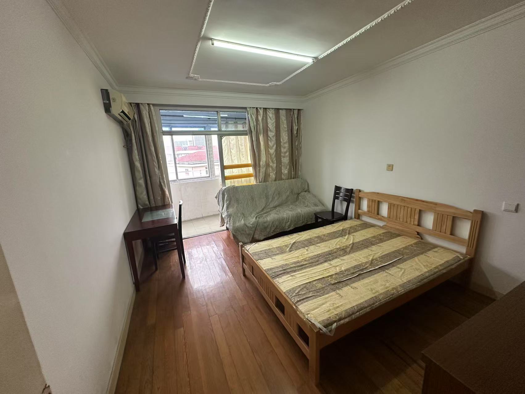 易家桥新村 2室2厅2卫 70m&sup2;