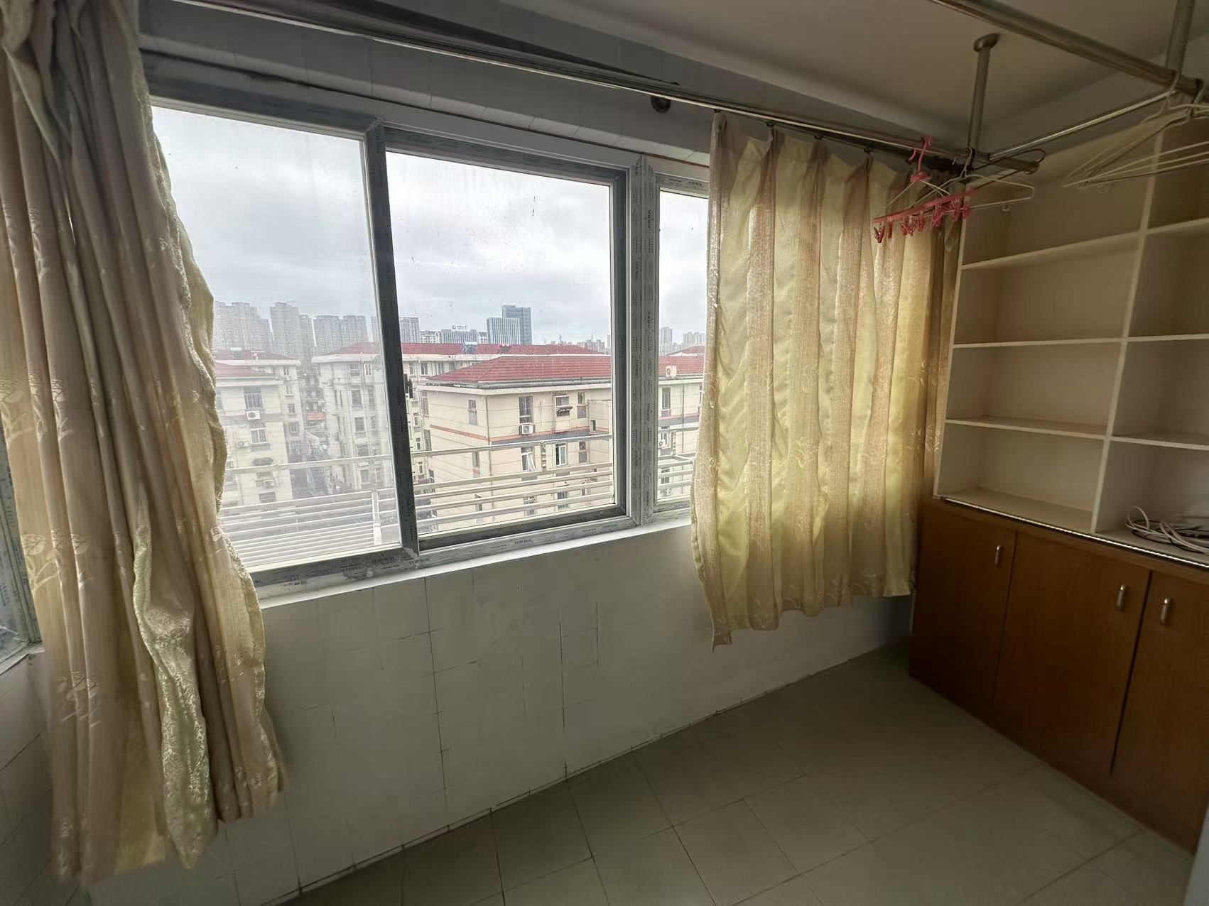 易家桥新村 2室2厅2卫 70m&sup2;