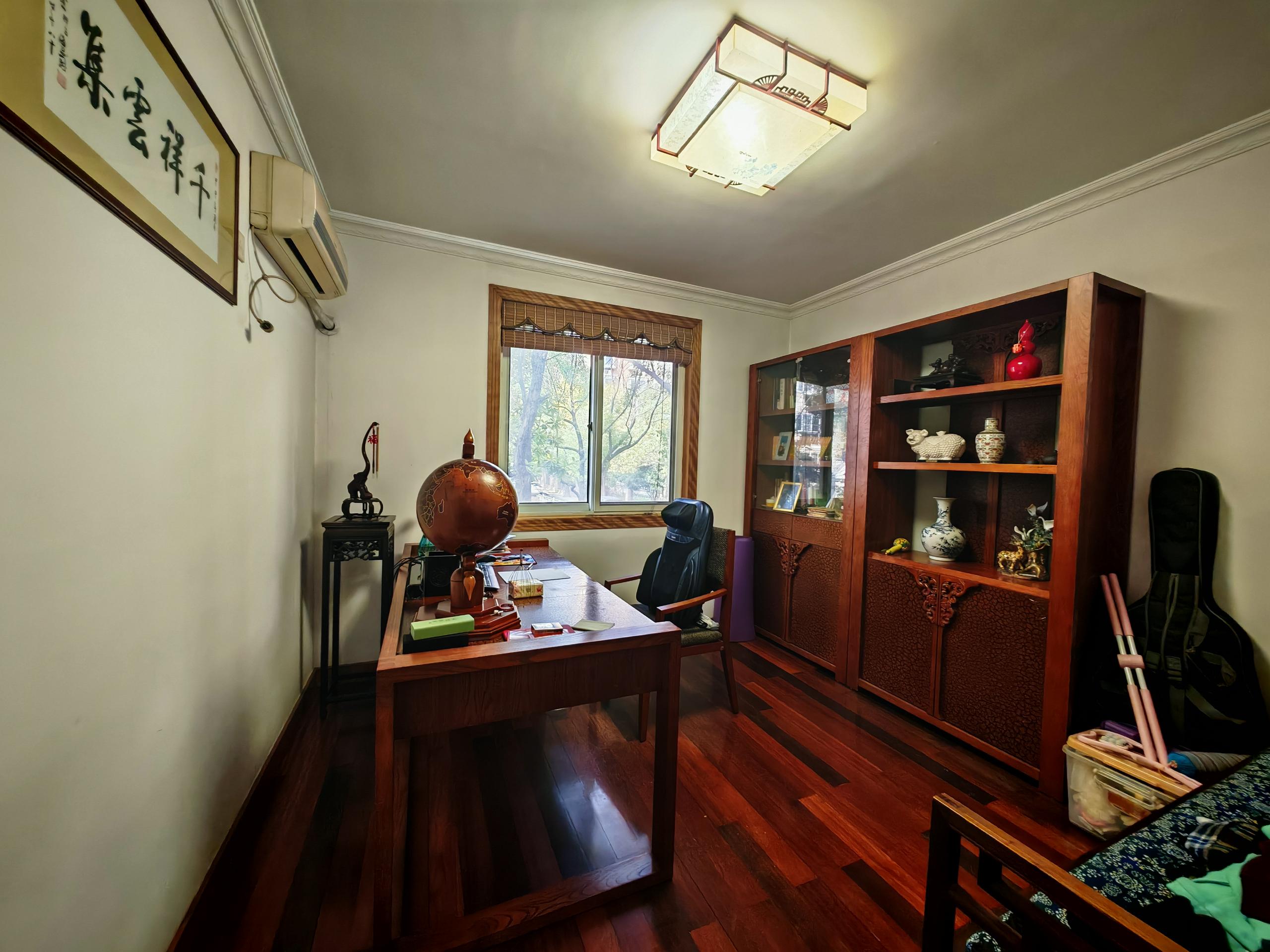 东昇花园 3室2厅2卫 134m&sup2;