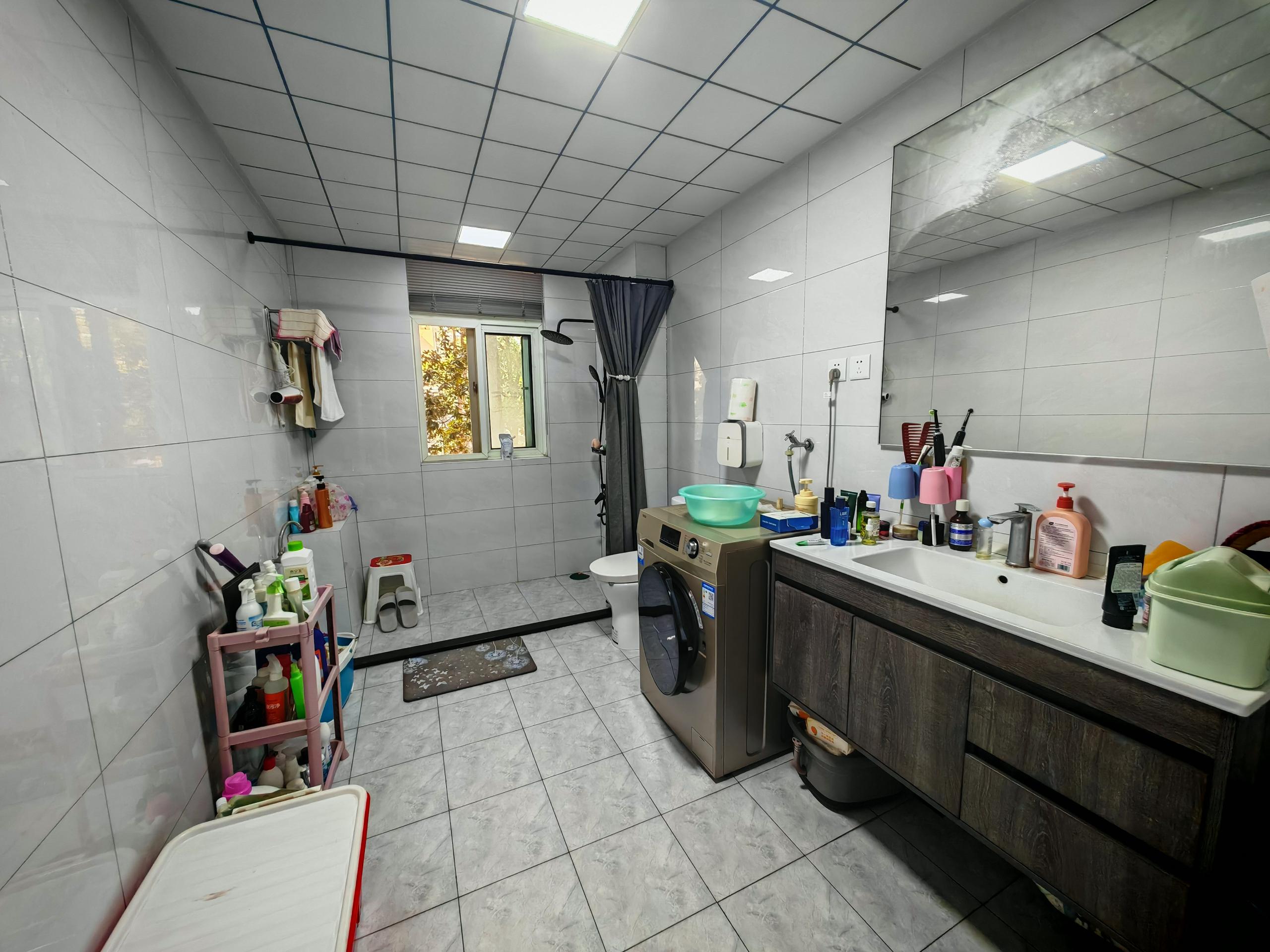 东昇花园 3室2厅2卫 134m&sup2;